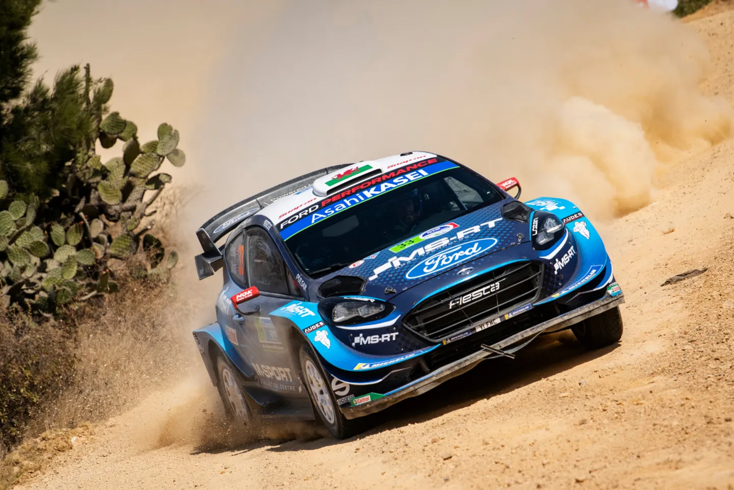 Velsiešu rallija braucējs Elfins Evanss