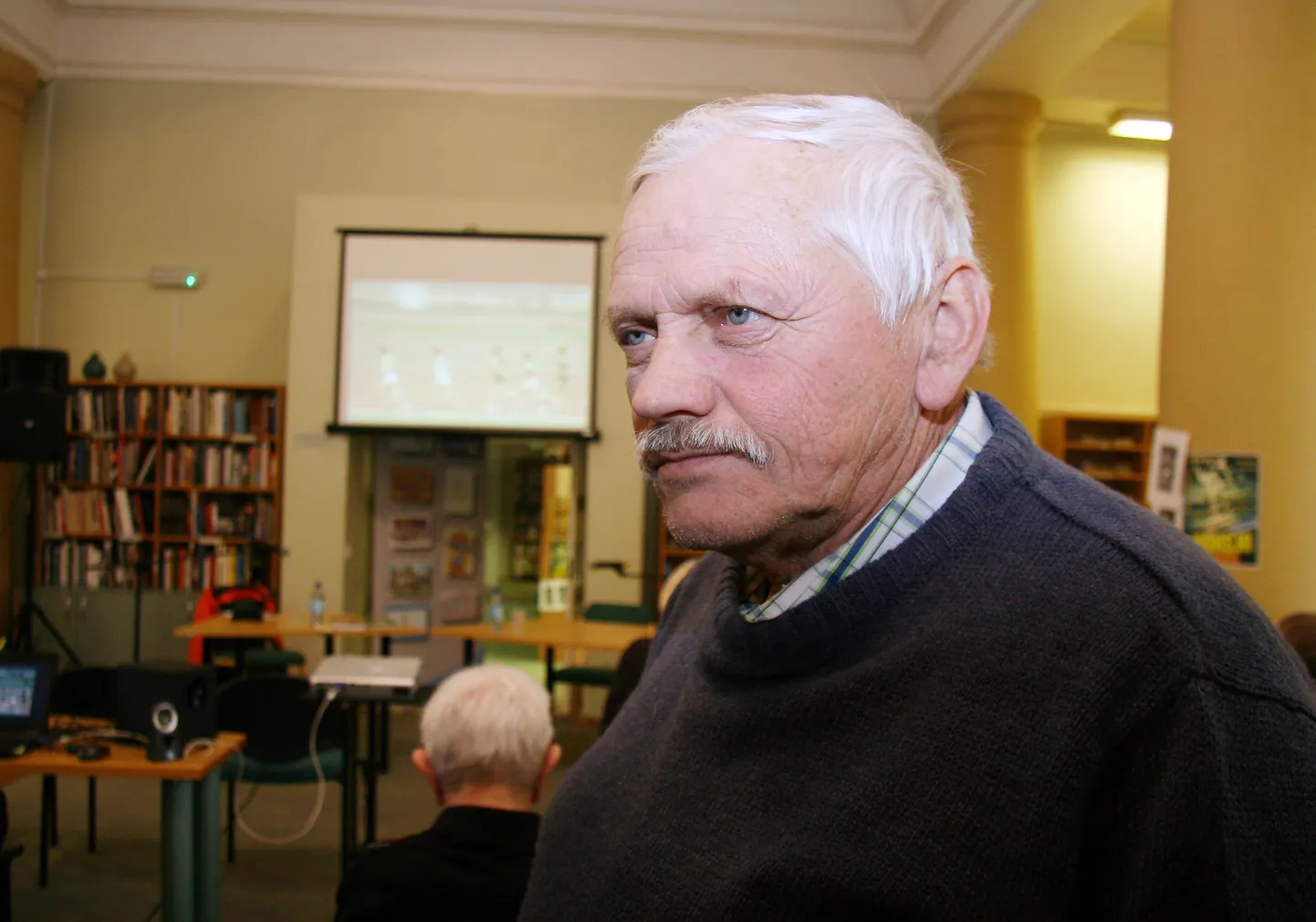 Энн Селлик на презентации своей книги в Йыхвиской библиотеке в 2019 году.