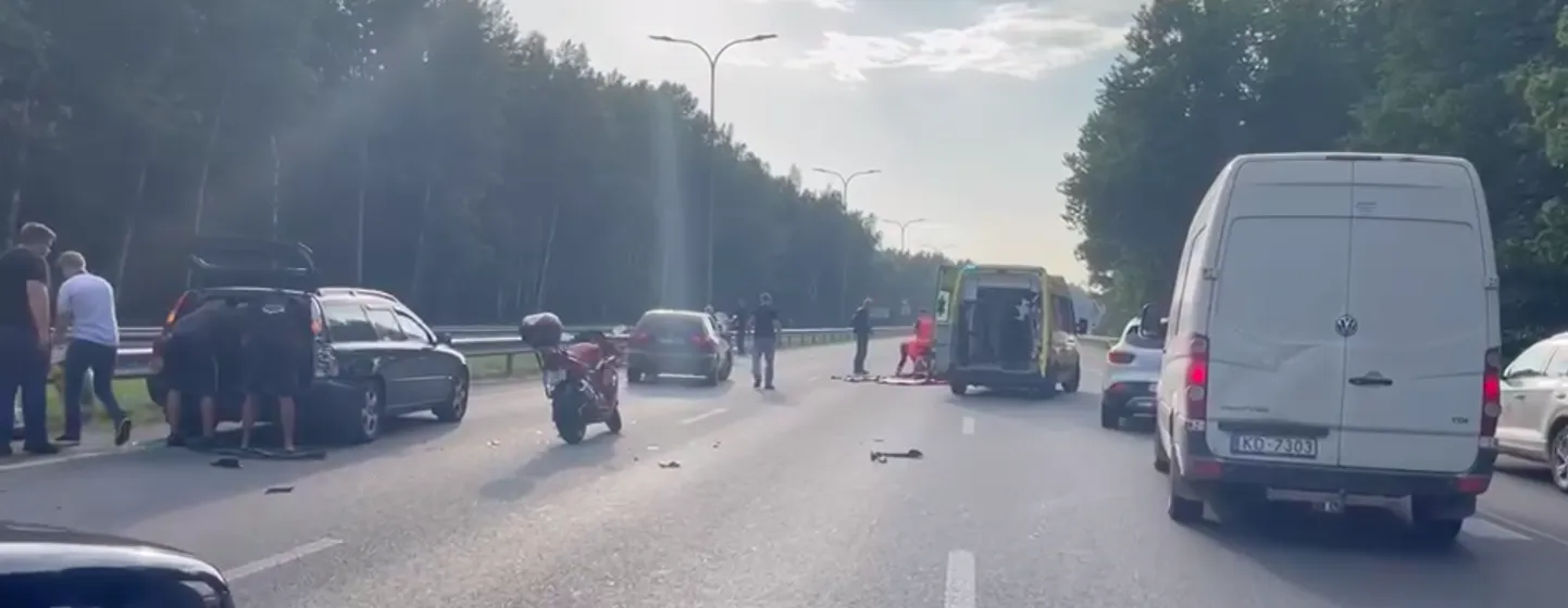 Avārija uz Jūrmalas šosejas.