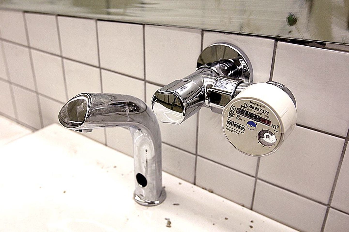Teaduskeskuse maja tualeti kasutaja saab
 kohe teada, kui palju tal kätepesuks vett kulus.