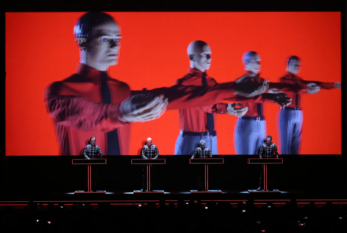 Kraftwerki jaanuarikuine kontsert Düsseldorfis.