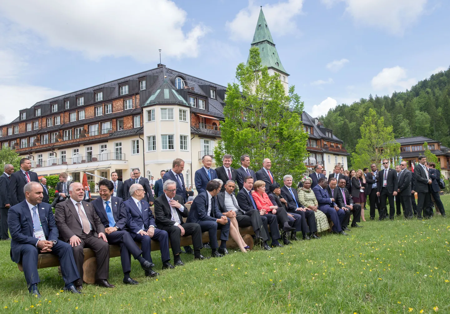 Лидеры стран Большой семерки и другие участники саммита.