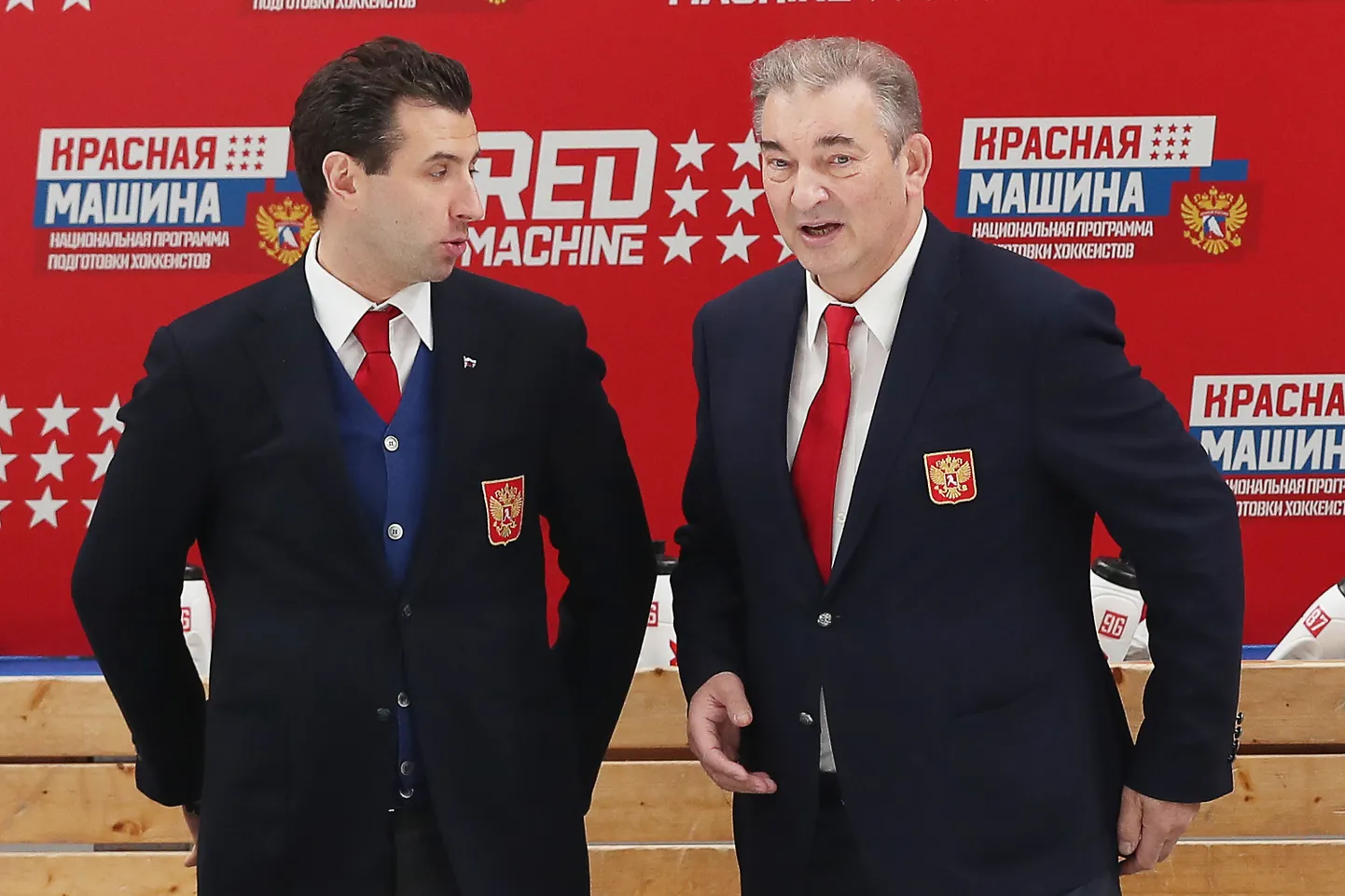 Roman Rotenberg koos jäähokilegendi Vladislav Tretiak (paremal).