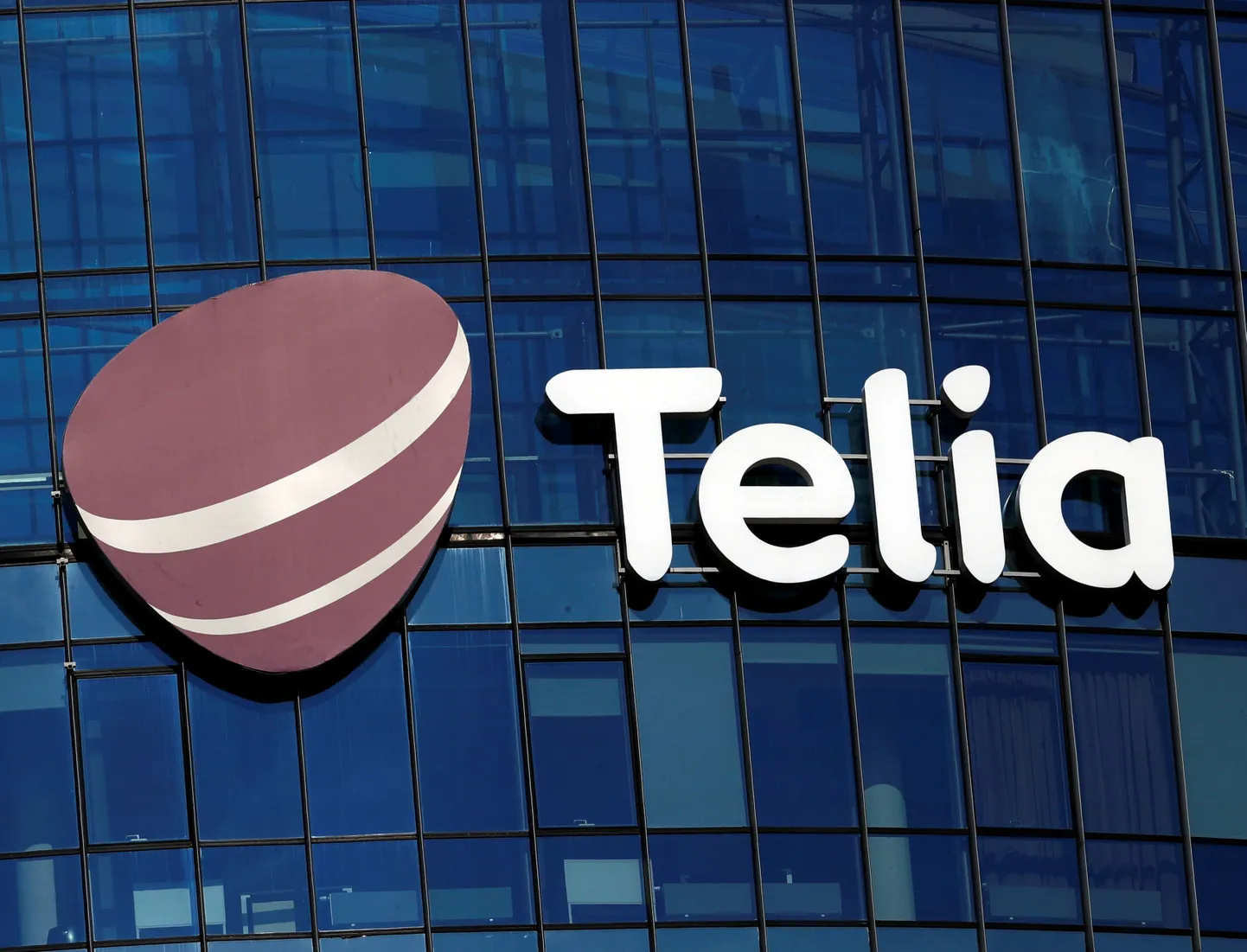 Telia logo.