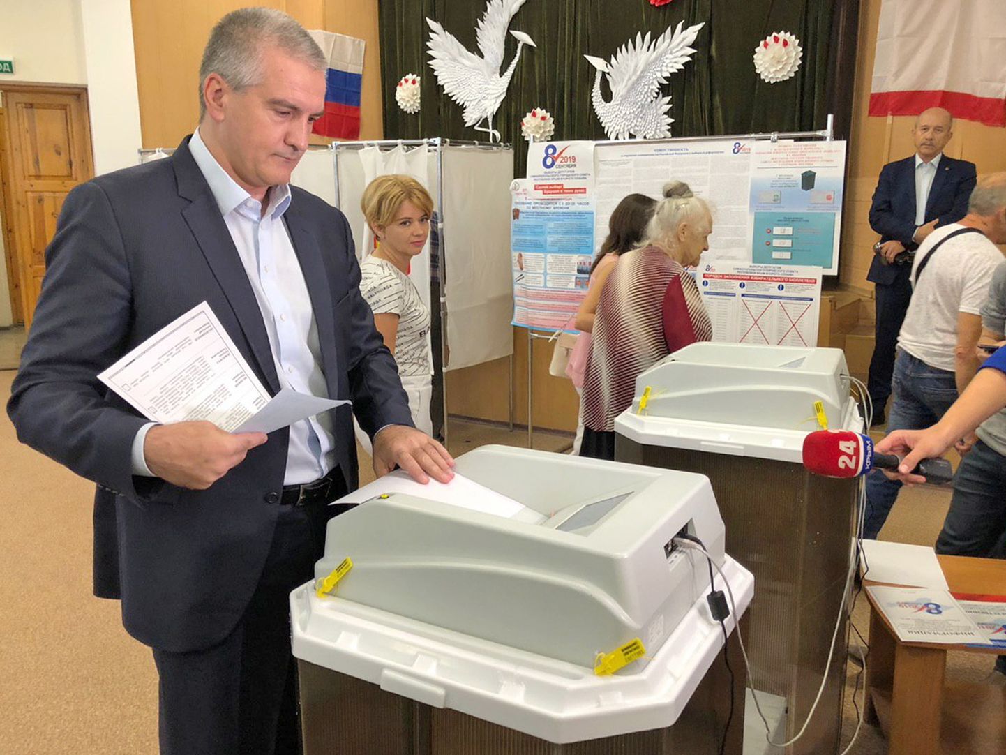 Annekteeritud Krimmi juht Sergei Aksjonov tänastel valimistel Simferopolis.