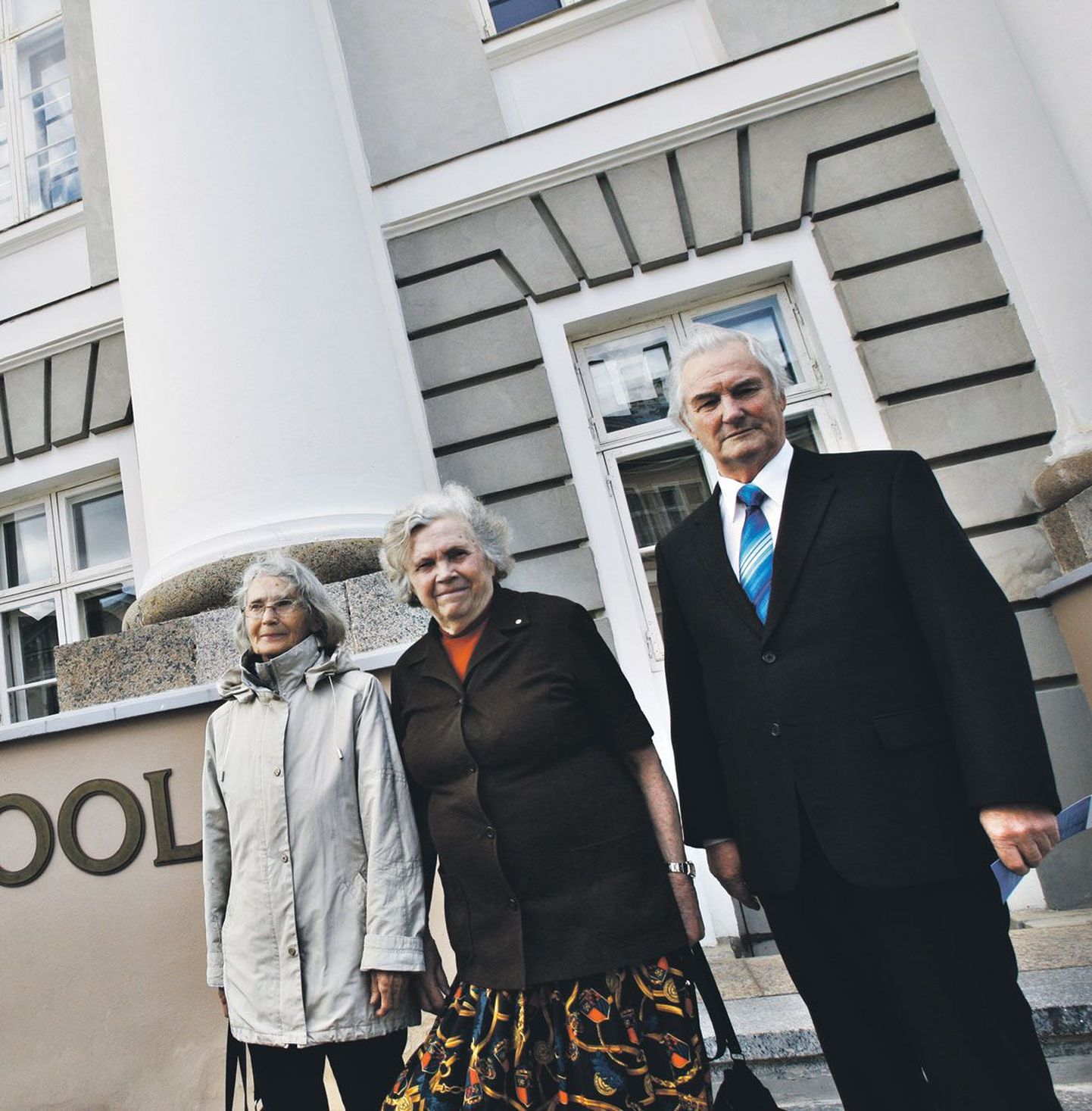 Milvi Soop (vasakult), Leida Tuulmets ja Kalju Roonurm kavatsevad tulla väärikate ülikooli ka tuleval sügisel.