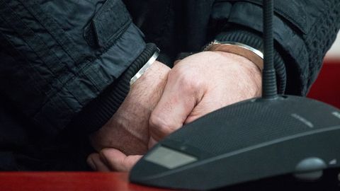 Politsei pidas kinni mehe, kes hoidis sunniviisiliselt kinni oma abikaasat