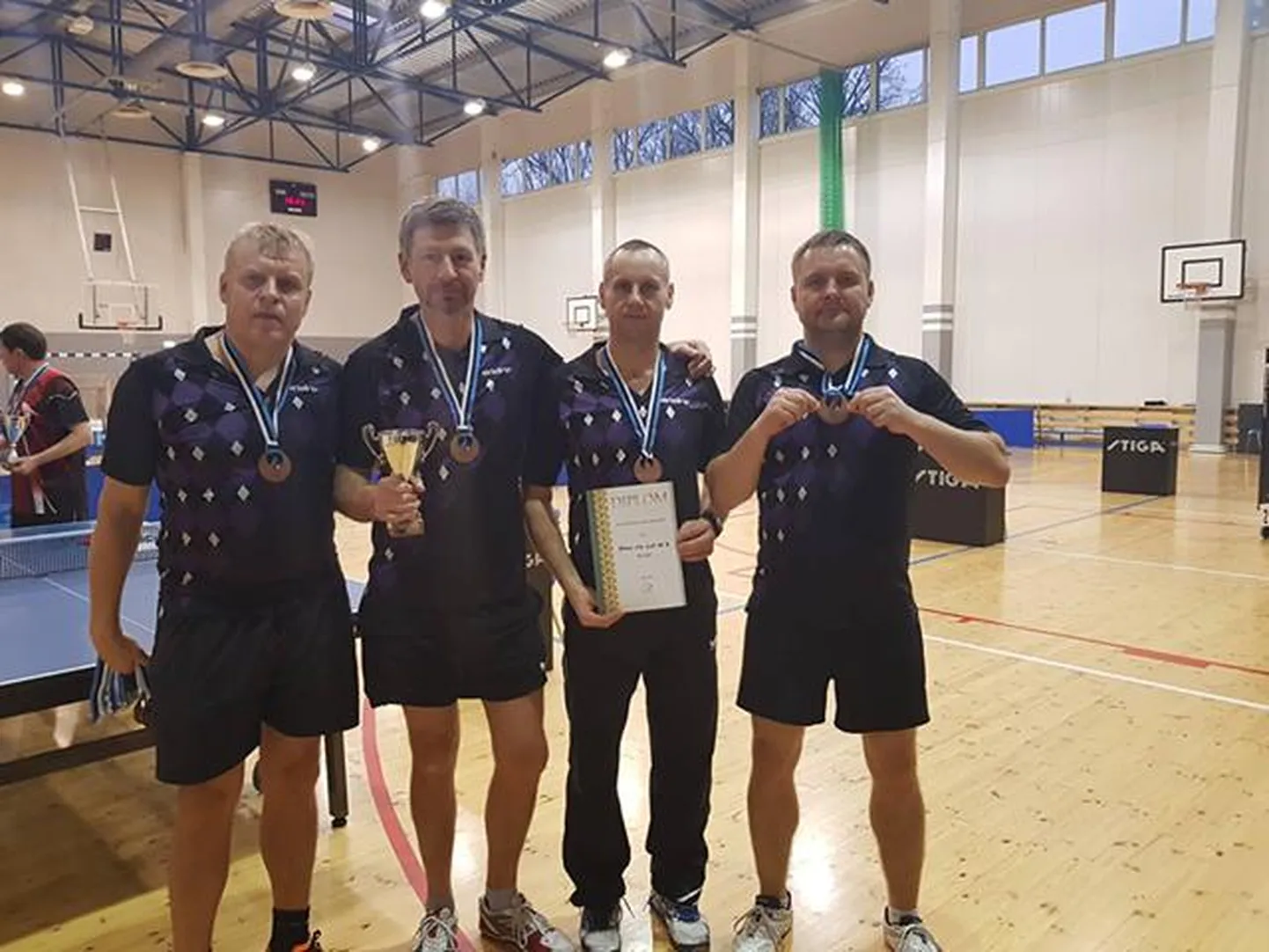 Kolmanda koha saavutanud Pärnu lauatenniseklubi Vint-90 teine meeskond: Andres Kudisiim (vasakult), Aleksandr Dekanazidze, Kuido Põder ja Taavi Raidmets.