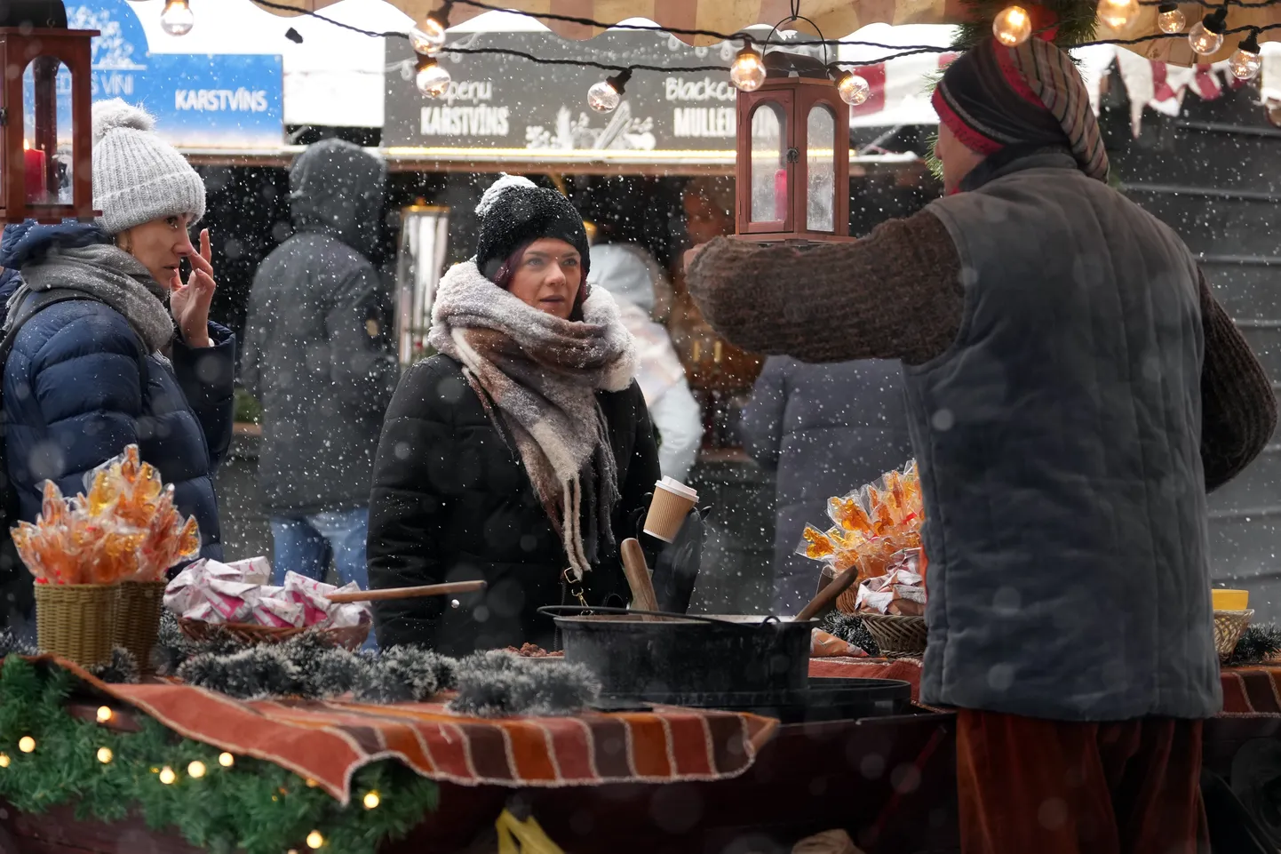 Рождественская ярмарка на Домской площади.