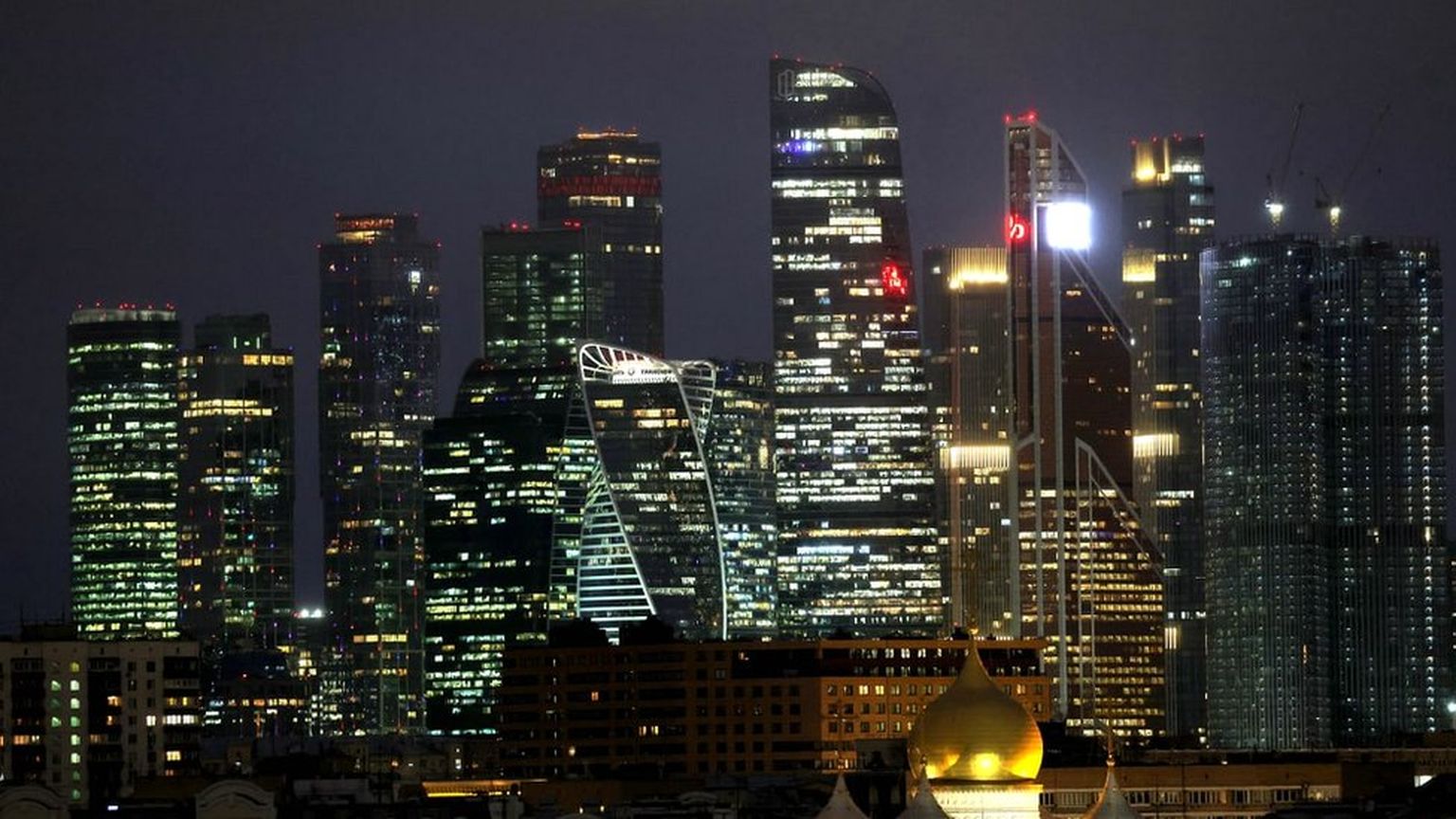 В башнях Москва-Сити пропал свет. Там были министры, у которых шло ...