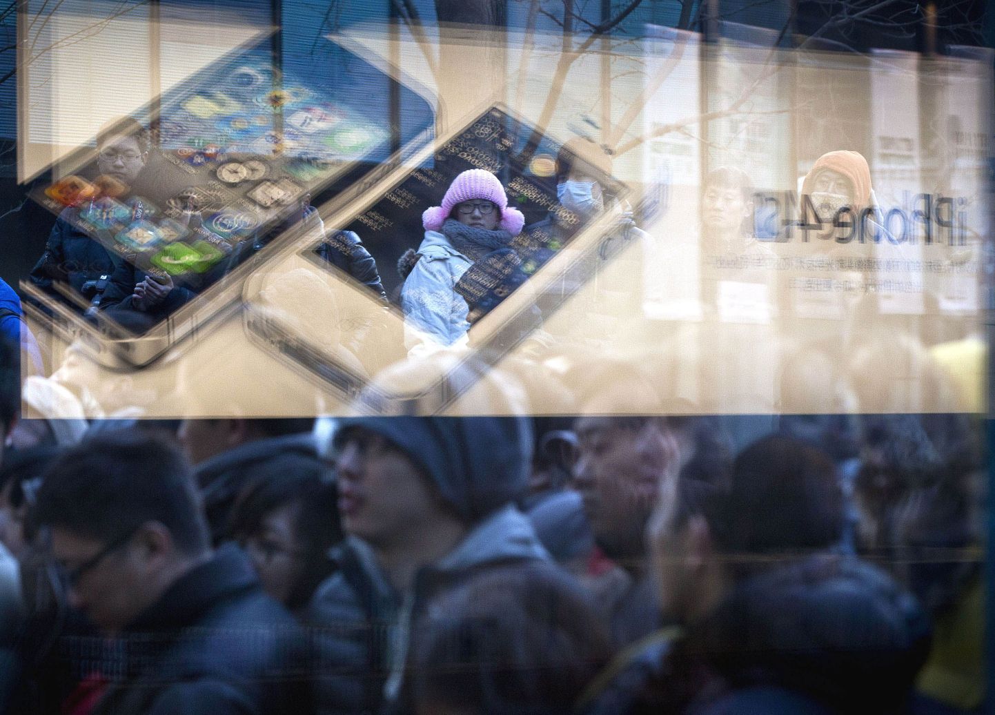 iPhone 4Si müügile jõudmine vallandas Pekingis tõelise ostuhulluse, mille ohjamiseks oli vaja sekkuda kohalikul politseil.