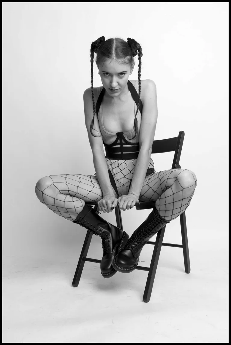 Agnesa Gričkovska ("Naked")