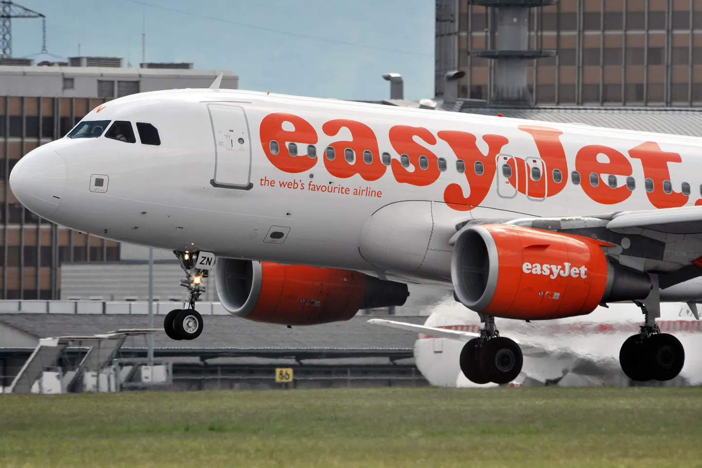 EasyJeti lennuk.