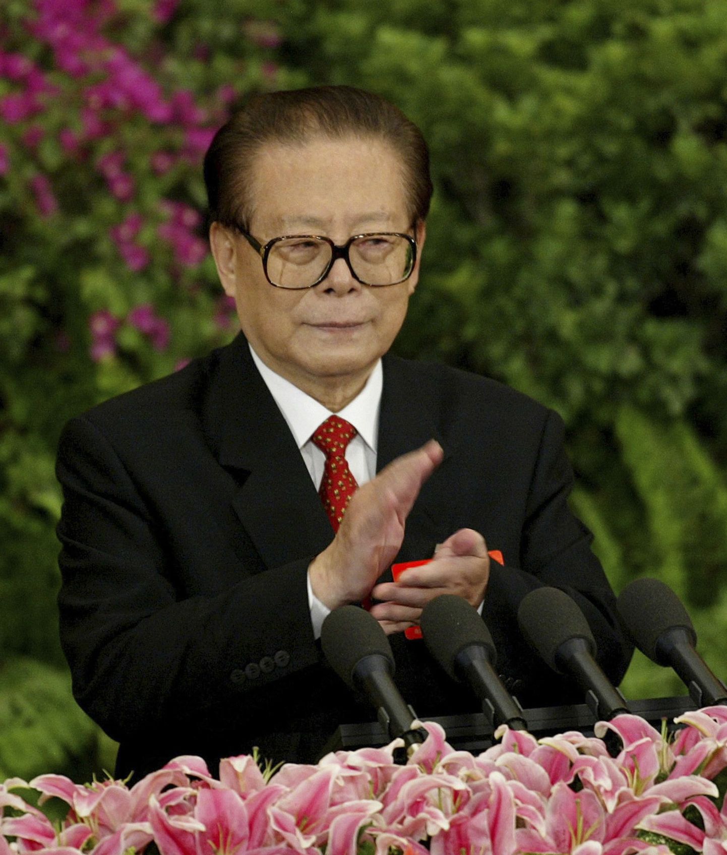 Jiang Zemin aastast 2002 pärit fotol.