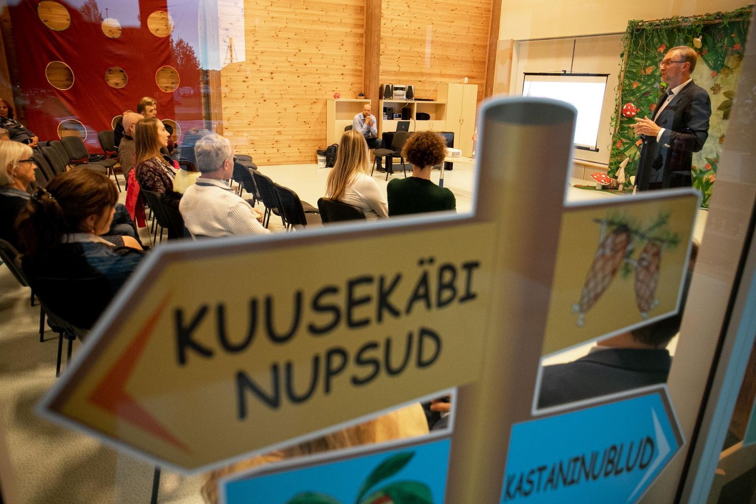 Tammiste lasteaeda ­koguneti ­üleeile õhtul kaevanduse rajamise mõtet arutama.