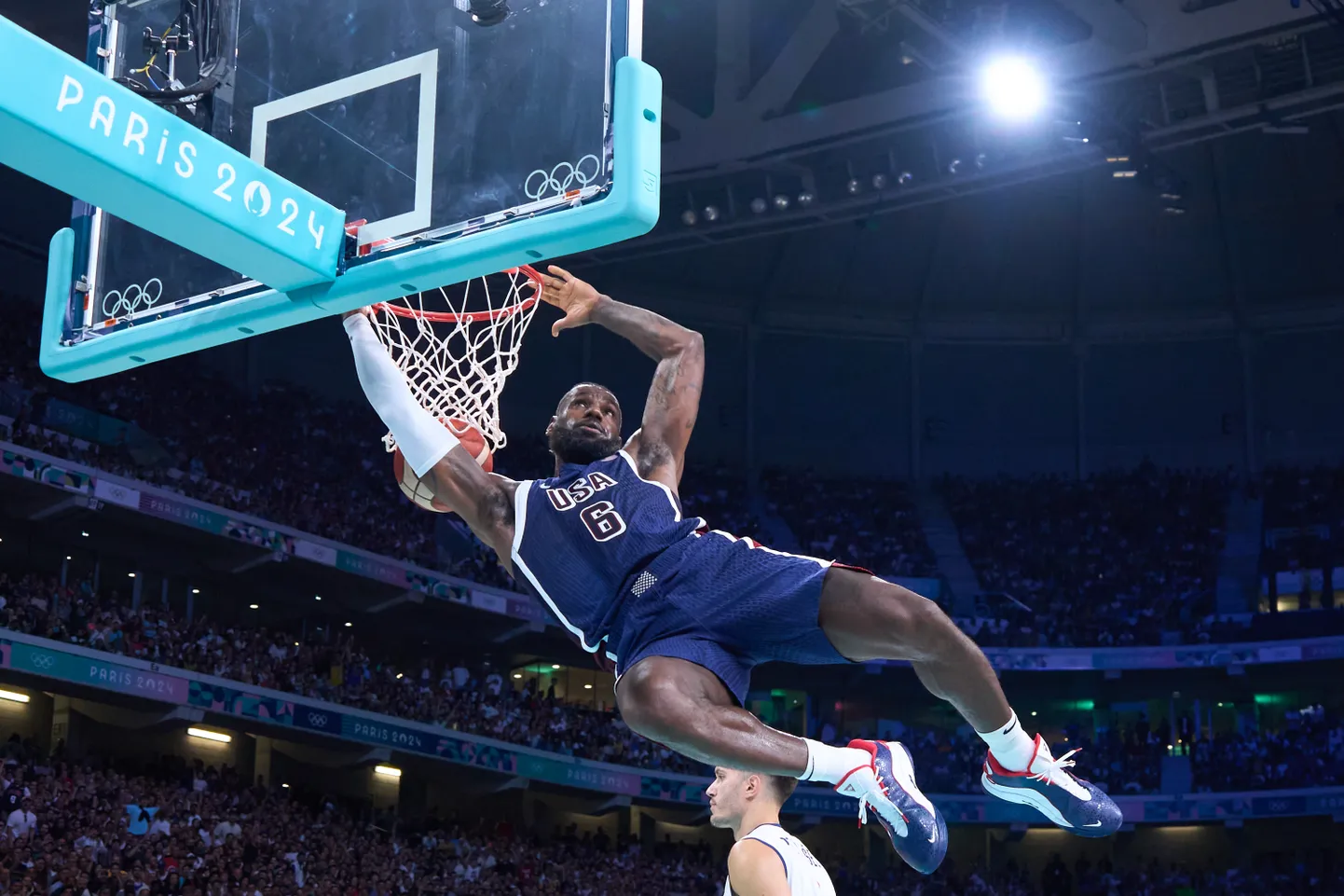 LeBron James Pariisi olümpiamängudel eilses alagrupimängus Serbiaga.