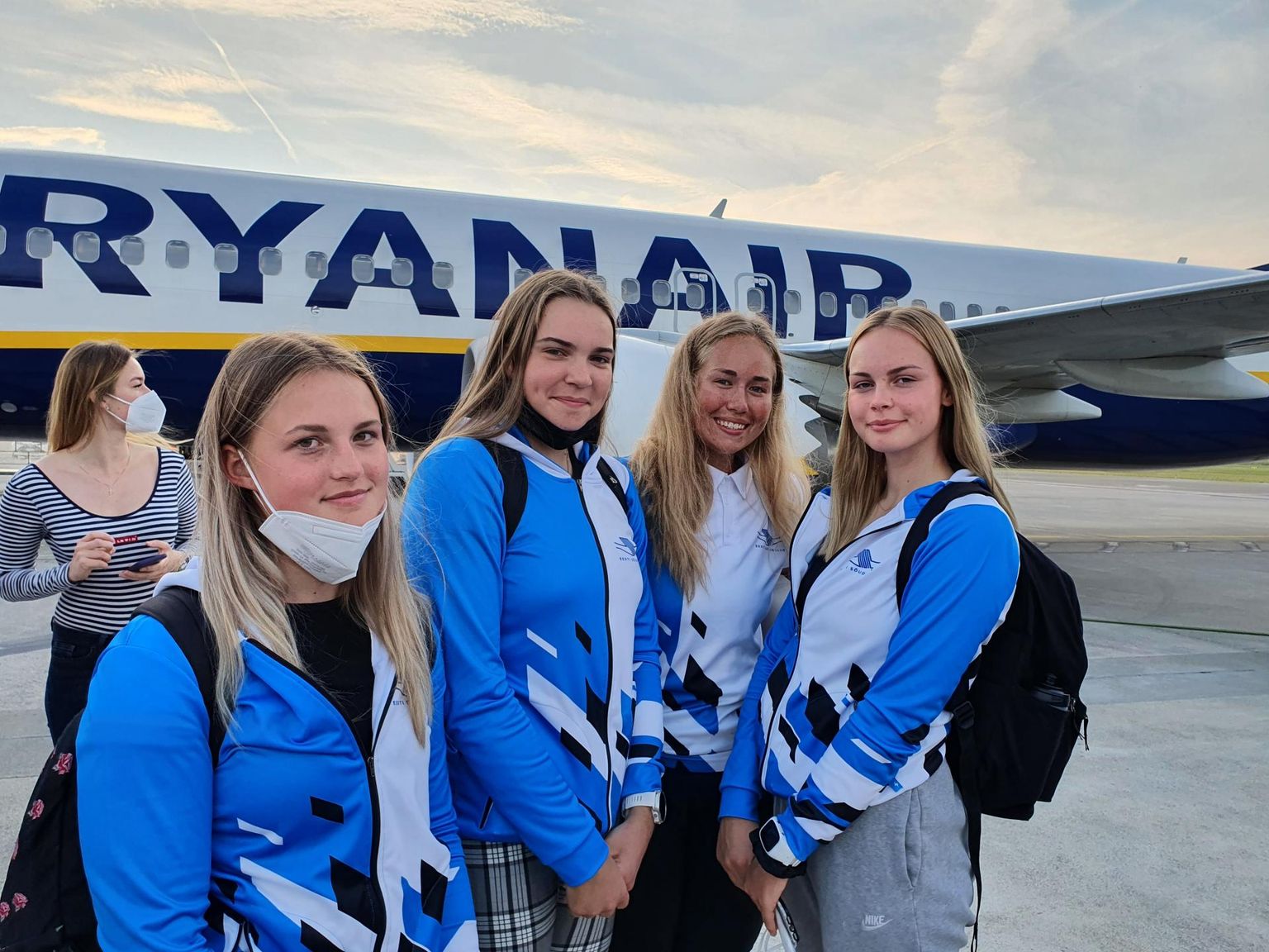 Eesti tüdrukute paarisaeruline paatkond koosseisus (vasakult): Kaisa Olesk, Gerli Endrekson, Doris Meinbek ja Sigrid Luts naasid Itaaliast U19 Euroopa meistrivõistlustelt üheksanda kohaga.