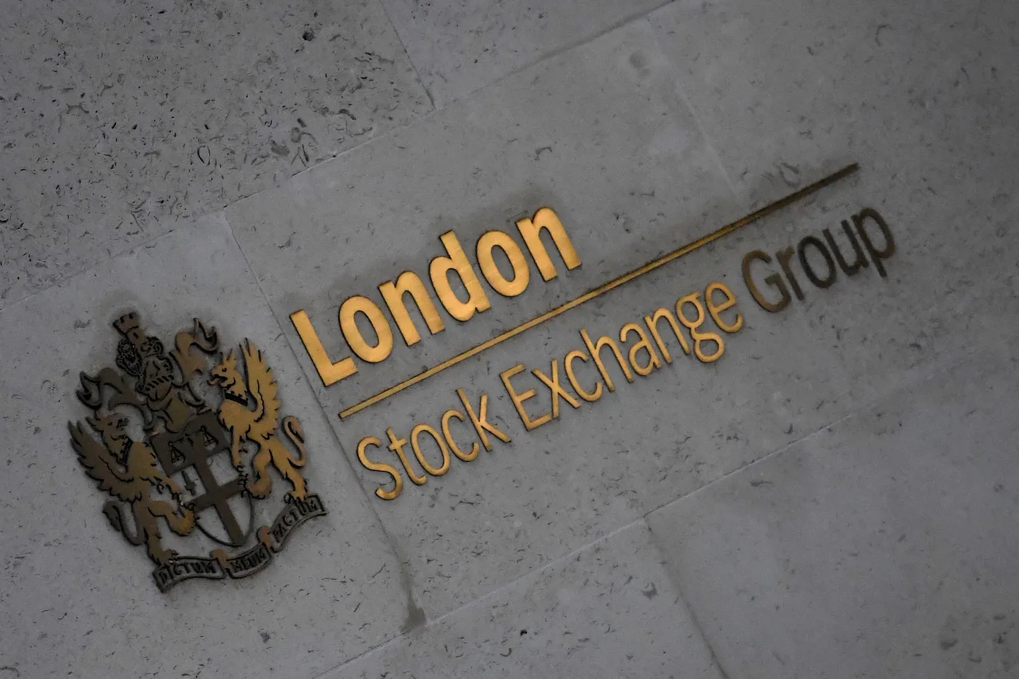 Londoni börsil käis esmaspäeval vilgas tõus.