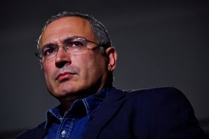 FILE PHOTO: Mikhail Khodorkovsky, a former oil tycoon who fell foul of Vladimir Putin's Kremlin, is seen during an interview with Reuters at his office in central London, Britain, August 13, 2018.  REUTERS/Dylan Martinez/File Photo