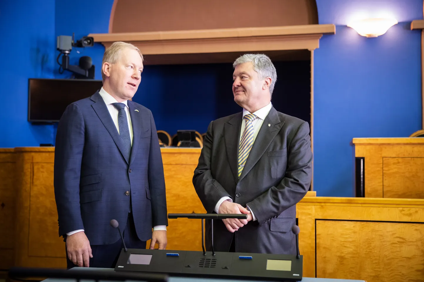 Väliskomisjoni esimees Marko Mihkelson kohtub riigikogus Ukraina parlamendi Euroopa Solidaarsuse fraktsiooni esindaja Petro Porošenkoga.
