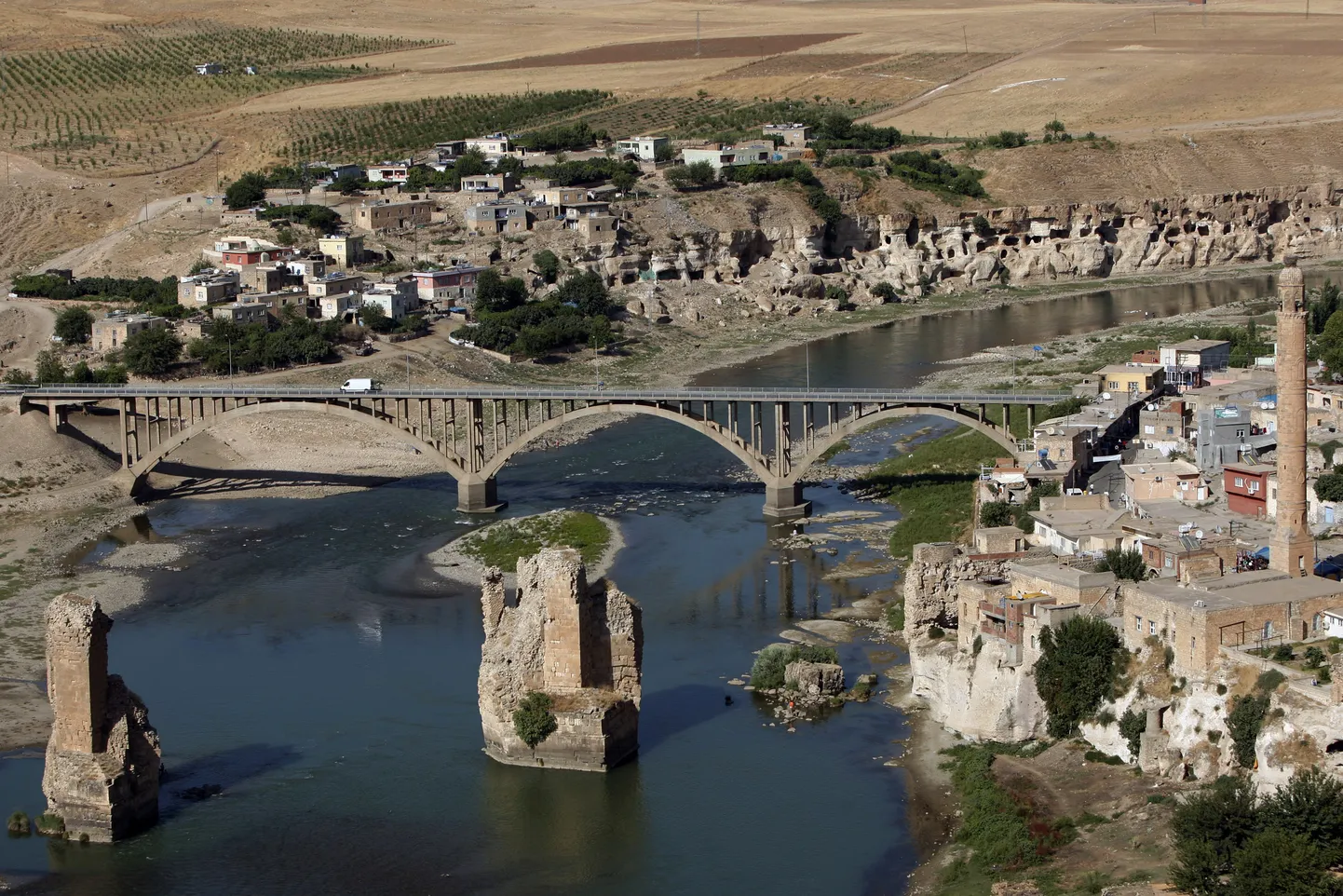 Türgi kaguosas asuv 12 000 aastat vana linn Hasankeyf hävib lähikuudel, kui selle neelab enda alla Tigrise jõele loodud tehisjärv.