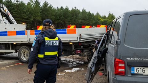PILT ⟩ Roolijoodik põhjustas nelja autoga liiklusõnnetuse
