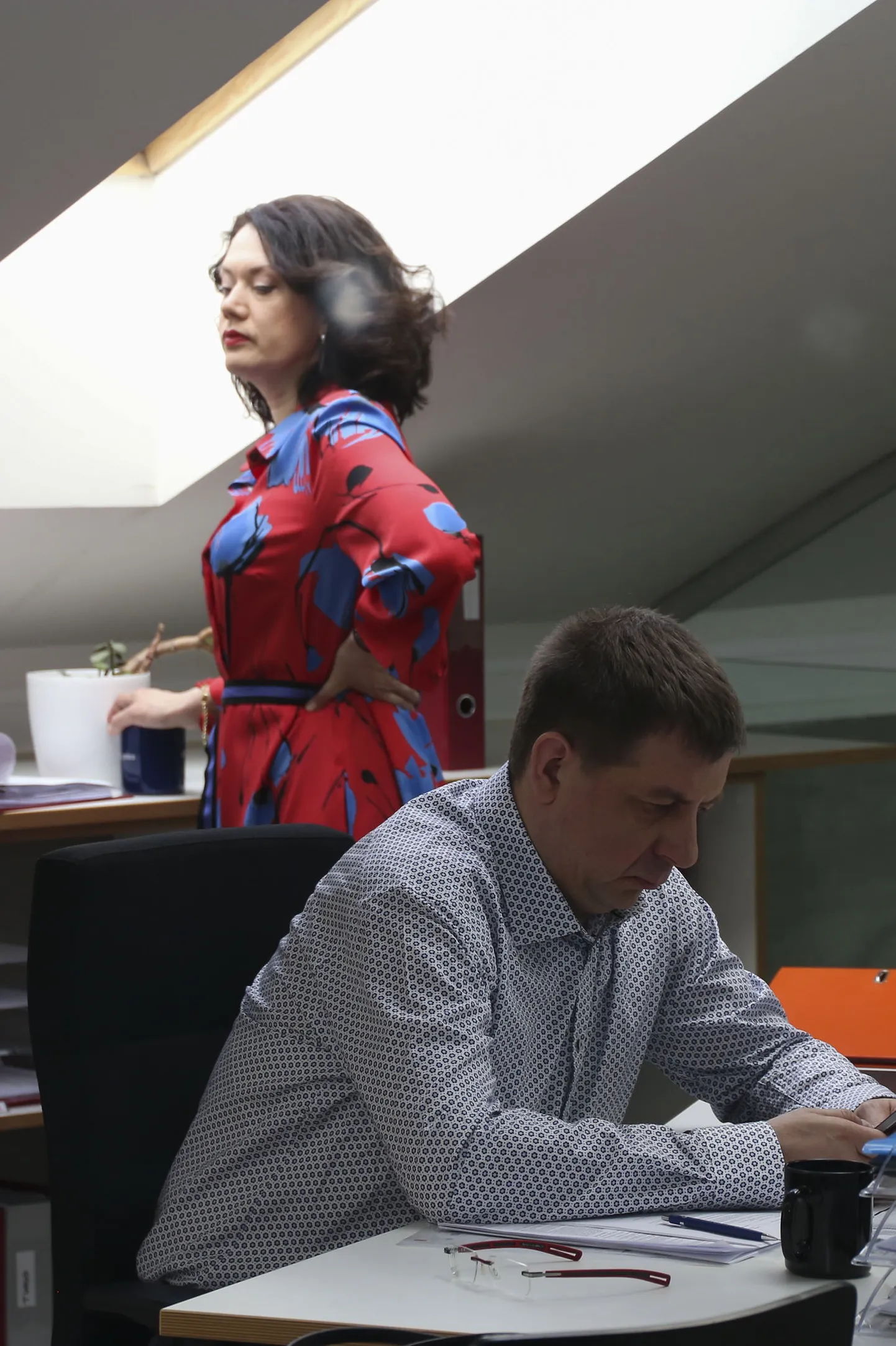 «Pilvede all» tegelaskujud Indrek ja Mari.