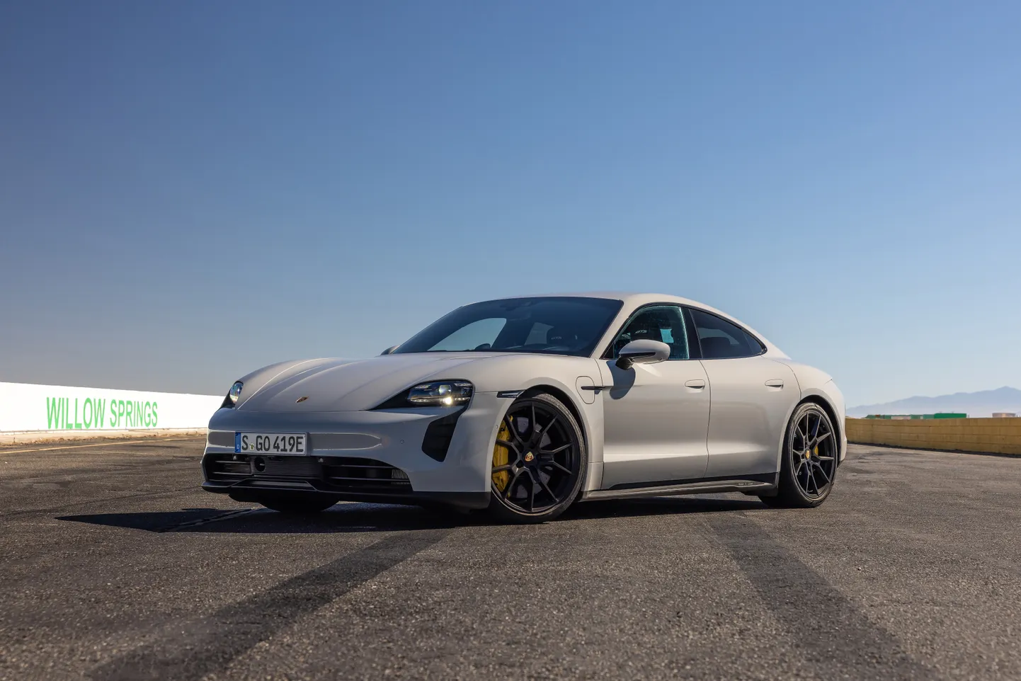 Porsche automašīnas