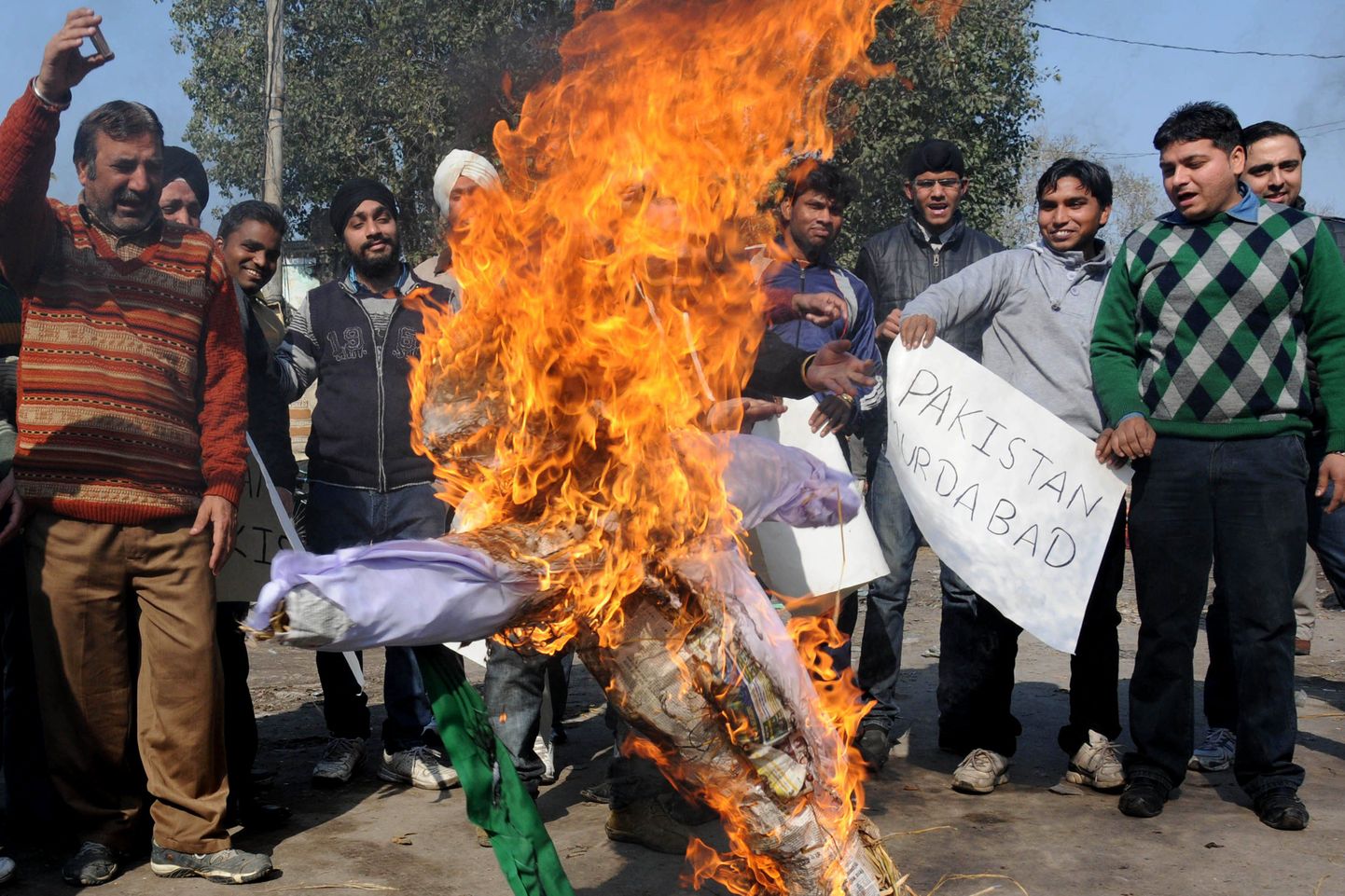 Indialasest protestijad avaldasid täna Amritsaris Pakistani vastu meelt.