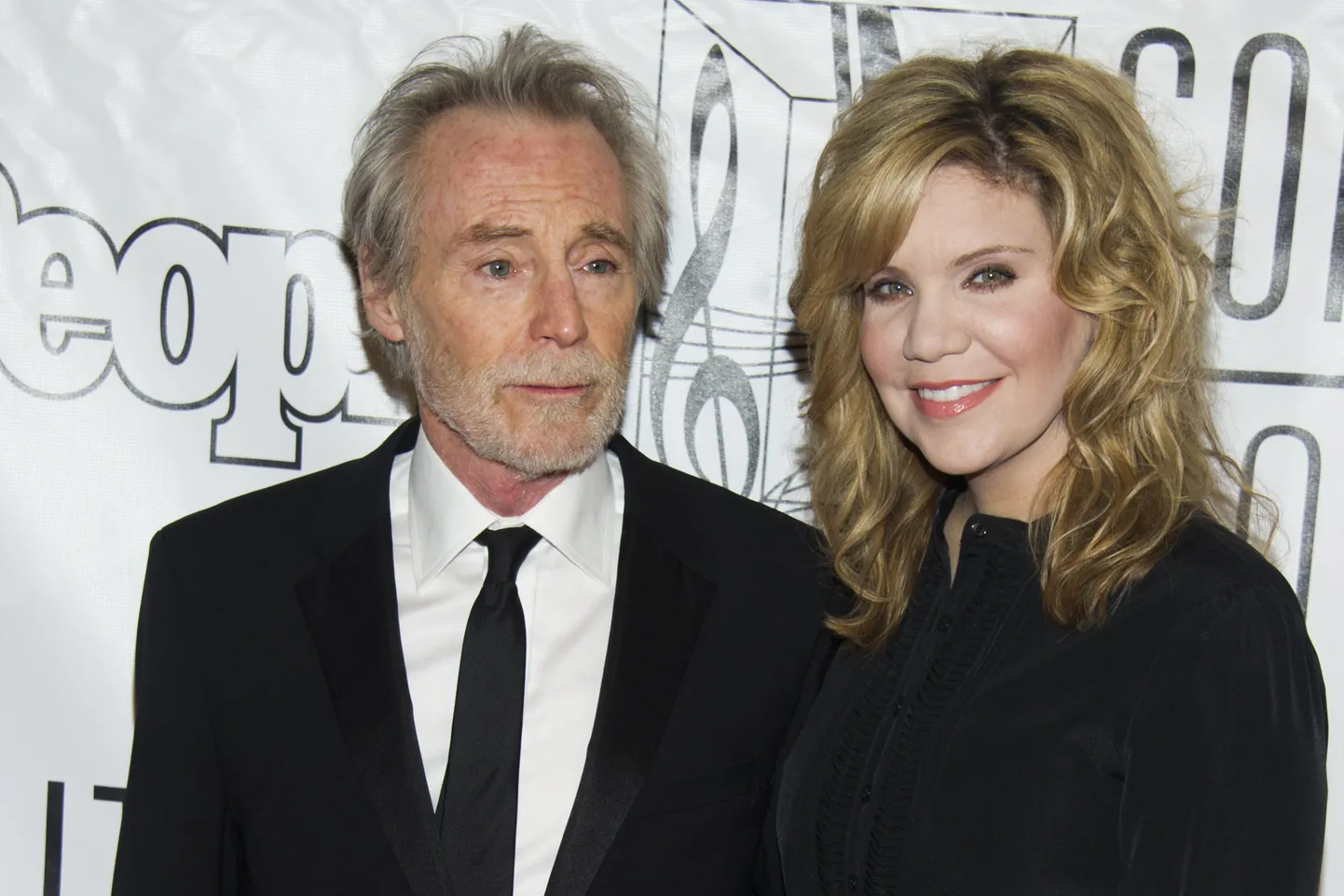 John David Souther ehk JD Souther aitas kirjutada suurema osa kuulsatest Eaglesi lauludest. Fotol seisab ta koos laulja Alison Kraussiga 2013. aastal, kui mõlemad võeti Songwriters Hall of Fame'i.