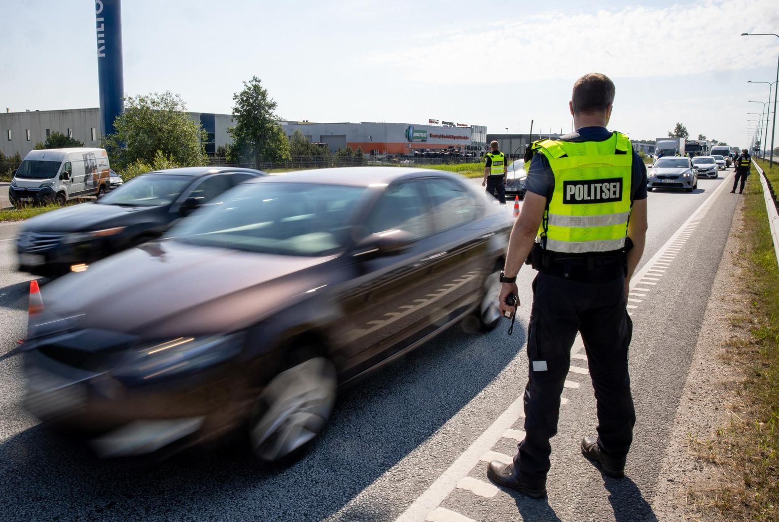 Reid "Kõik puhuvad" Tallinna–Tartu maanteel.