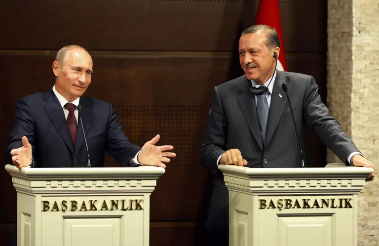 Ankara, 2009. aasta august: ajastu, kui tänased presidendid istusid mõlemad parajasti peaministritoolil.