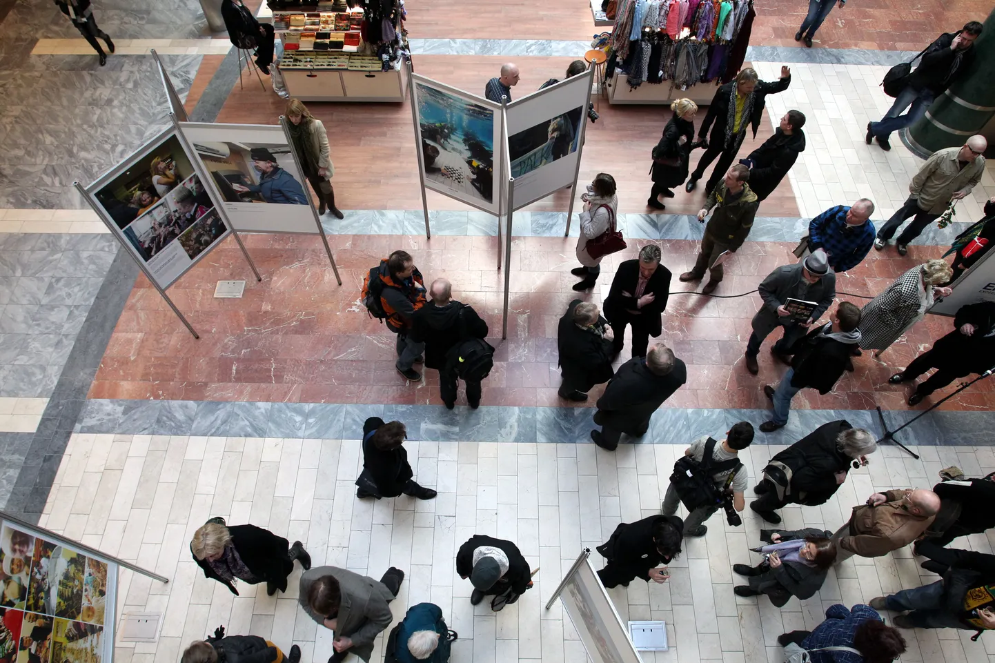 Viru keskuses avati näitus «Eesti pressifoto 2012».