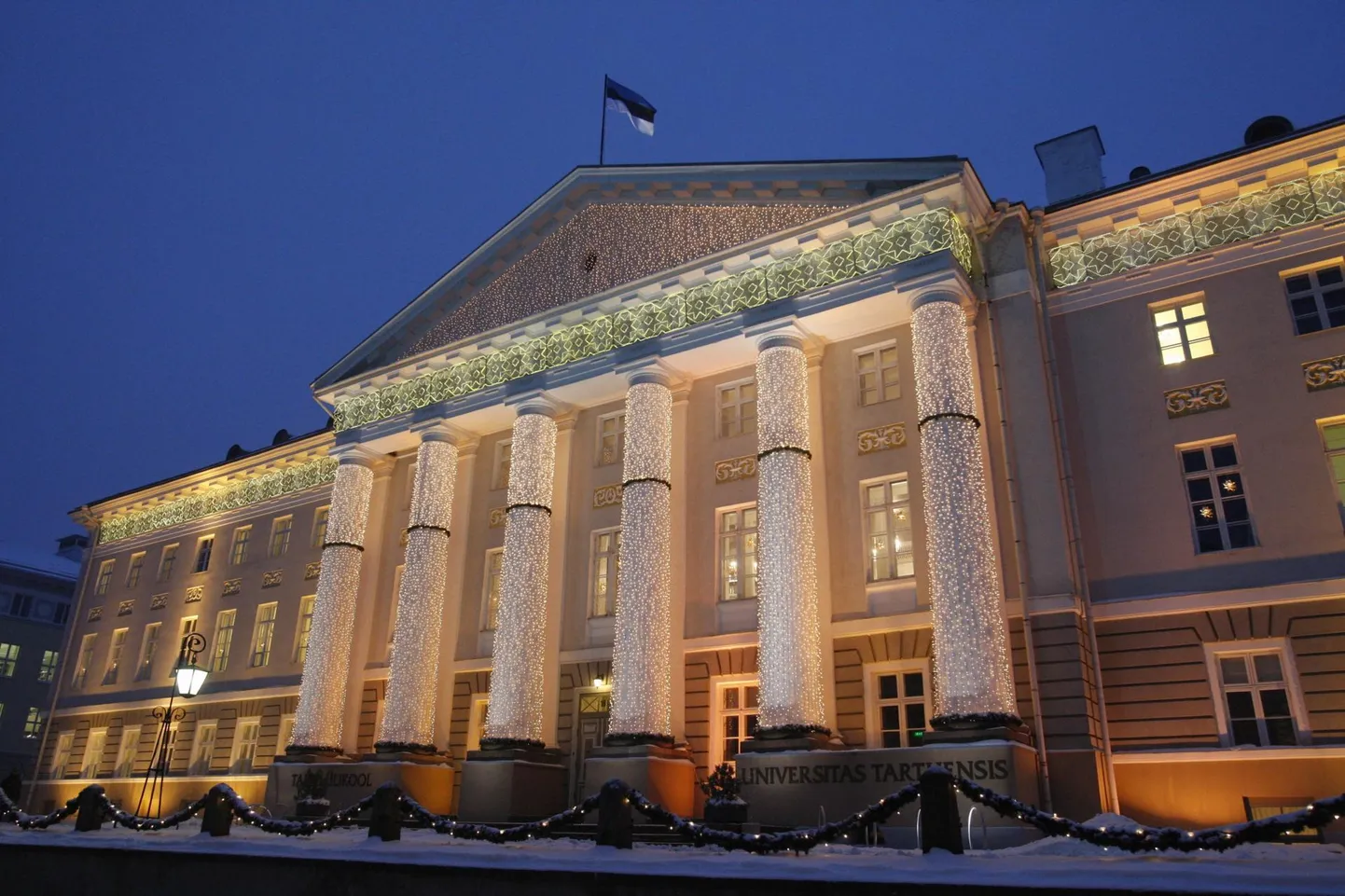 Tartu Ülikooli peahoone.