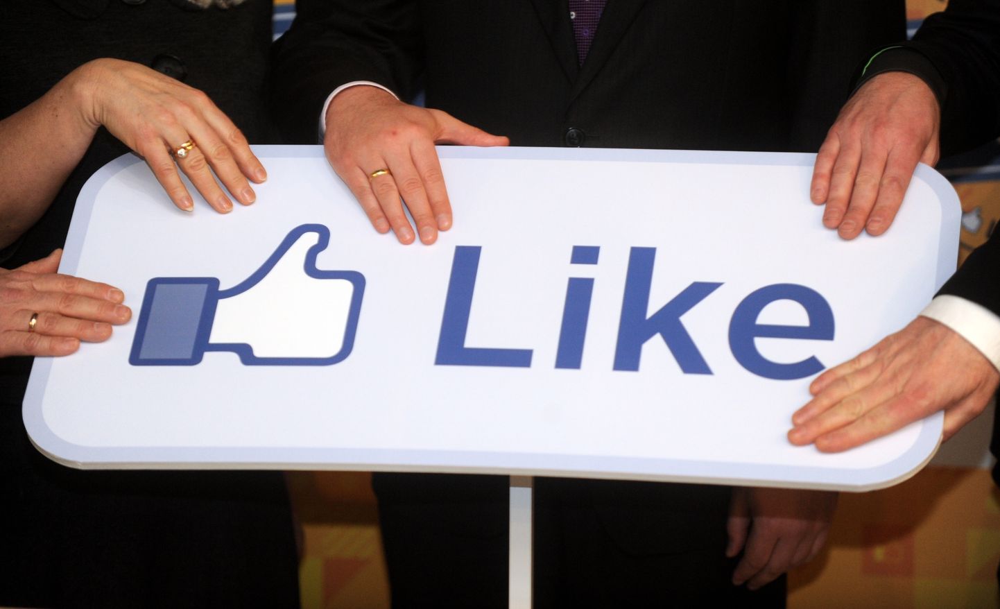 Sociālā portālā "Facebook" ''like'' poga.