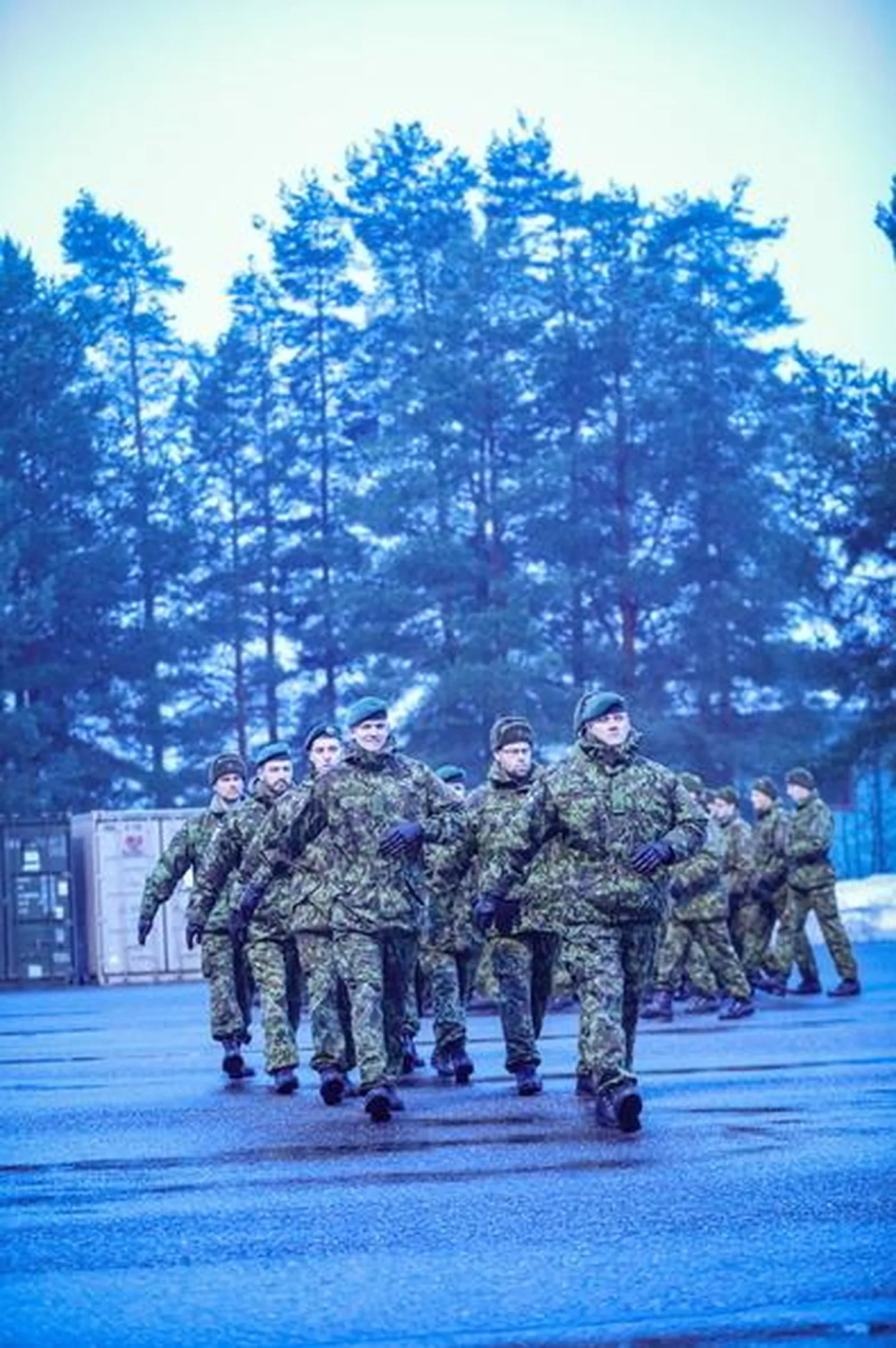 Kuperjanovlased pataljoni aastapäeva rivistusel.