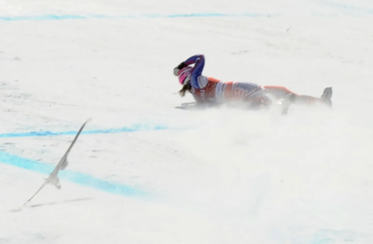 Chemmy Alcott kukkus treeningul raskelt ja murdis jalaluu.