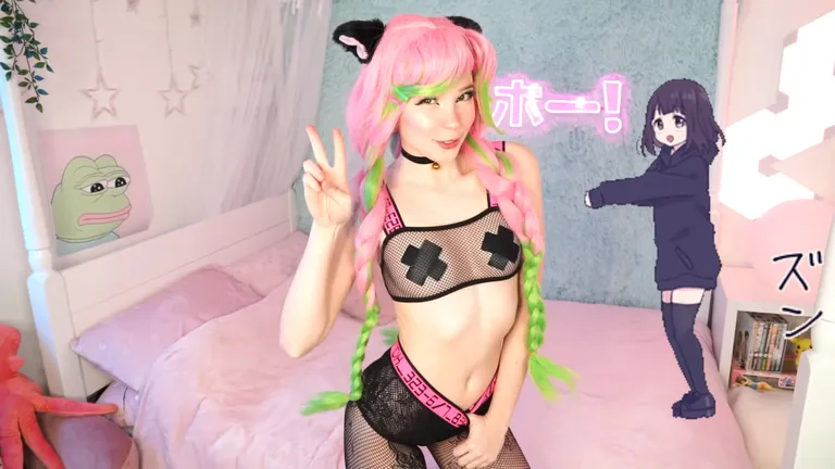 Belle Delphine'il on ka YouTube'is miljonites jälgijaid.