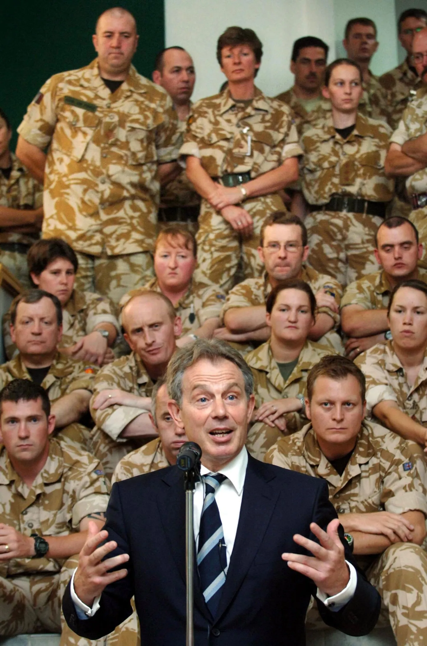 Iraagi sõja kohta algatatud uurimise tähttunnistaja Tony Blair 2007. aastal Basras Briti sõduritele kõnet pidamas.
