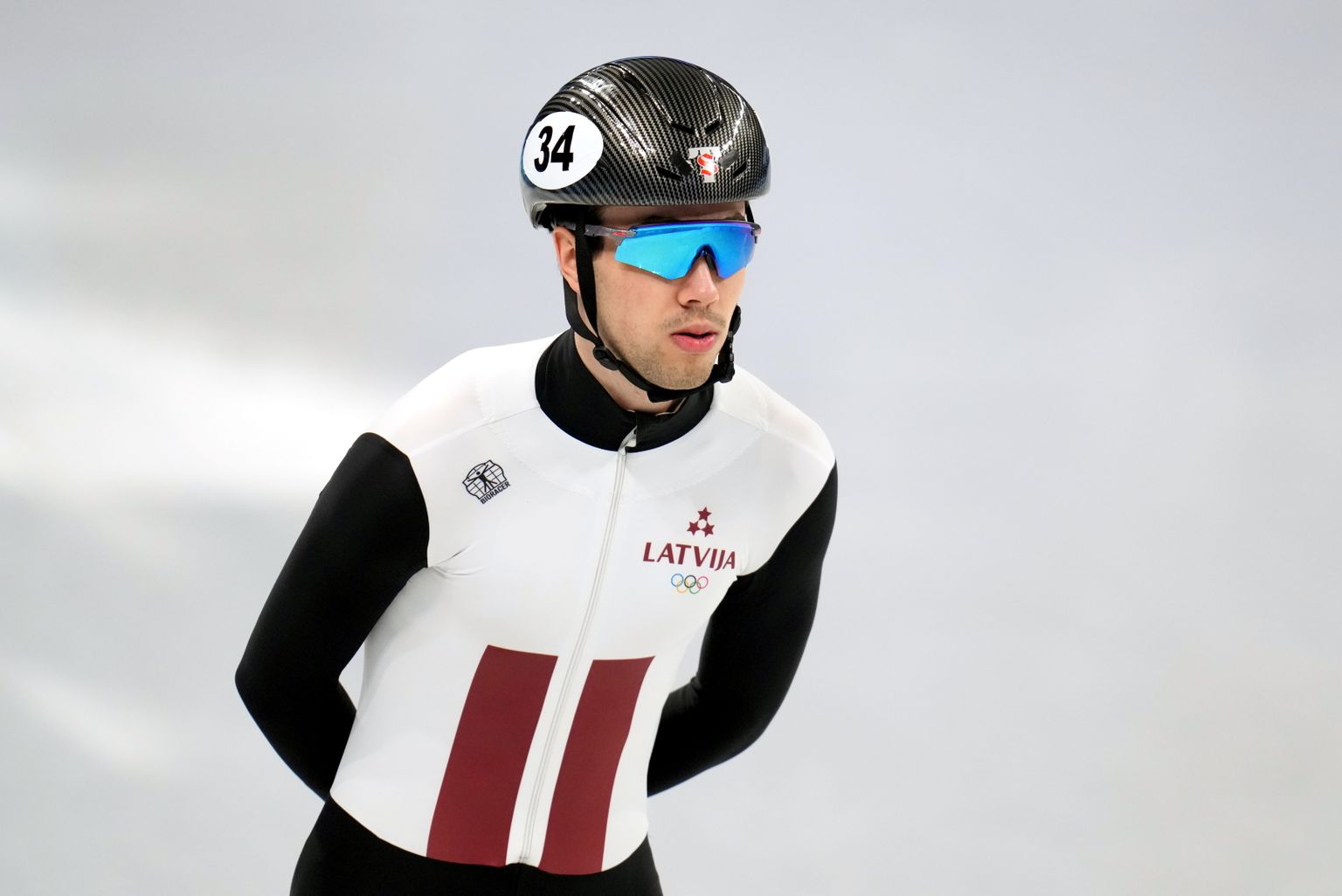 Šorttrekists Roberts Krūzbergs nodrošina Latvijai pirmo uzvaru Pasaules