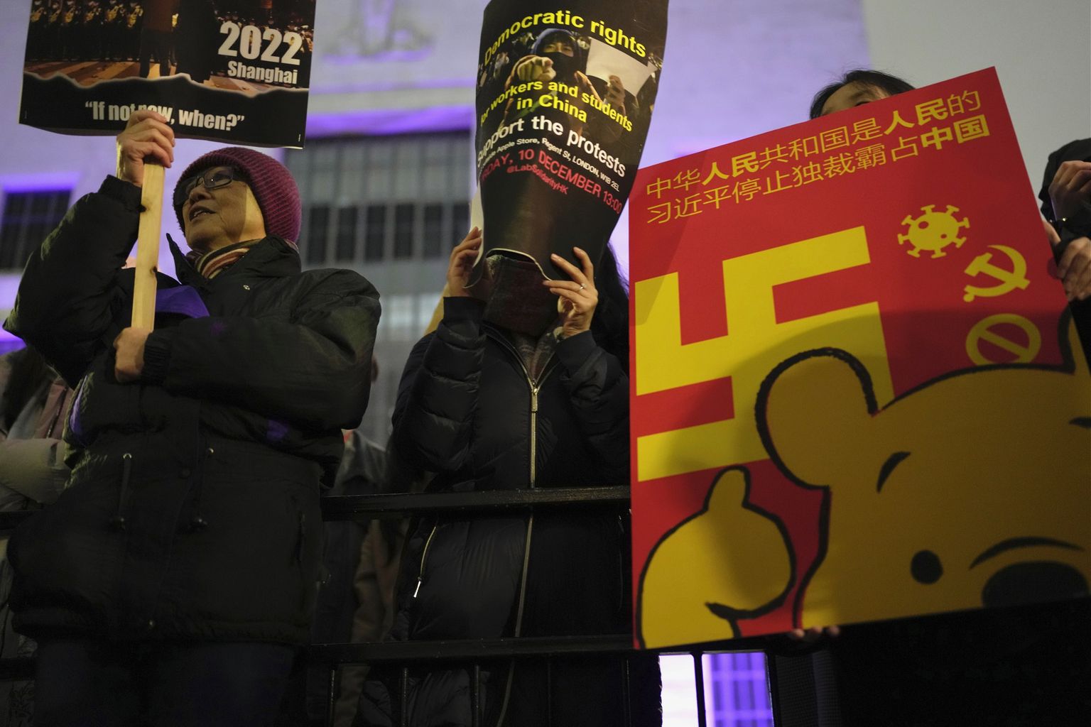 Protest Briti Hiina saatkonna ees Londonis.