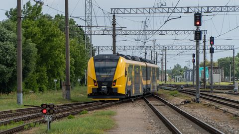 Okvara sistema za vodenje vlakov povzročila zamude na Skultski progi
