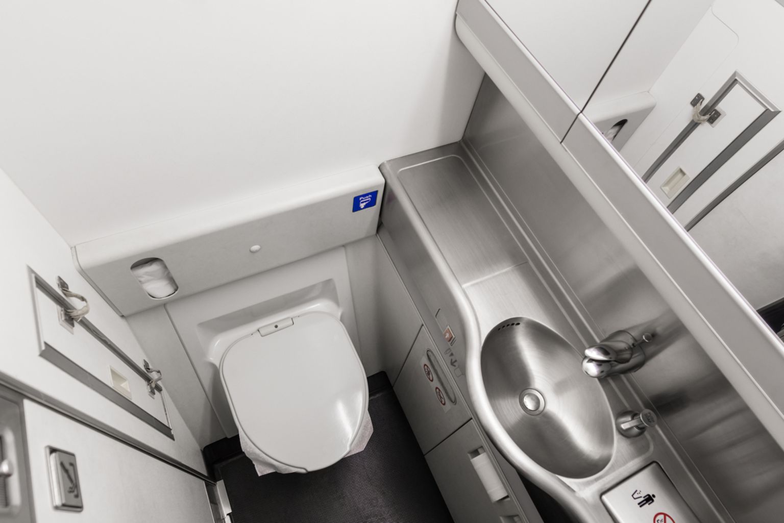 Lennuki tualettruum ei ole just eriti puhas koht