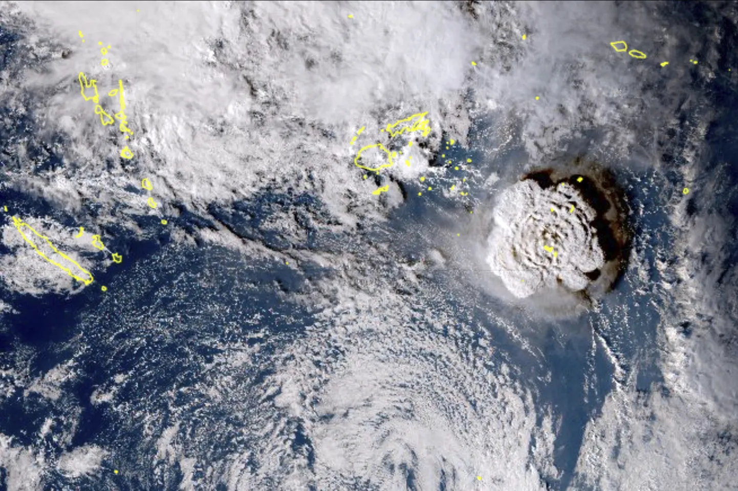 Satelliidipilt Tonga veealusest vulkaanipurskest.
