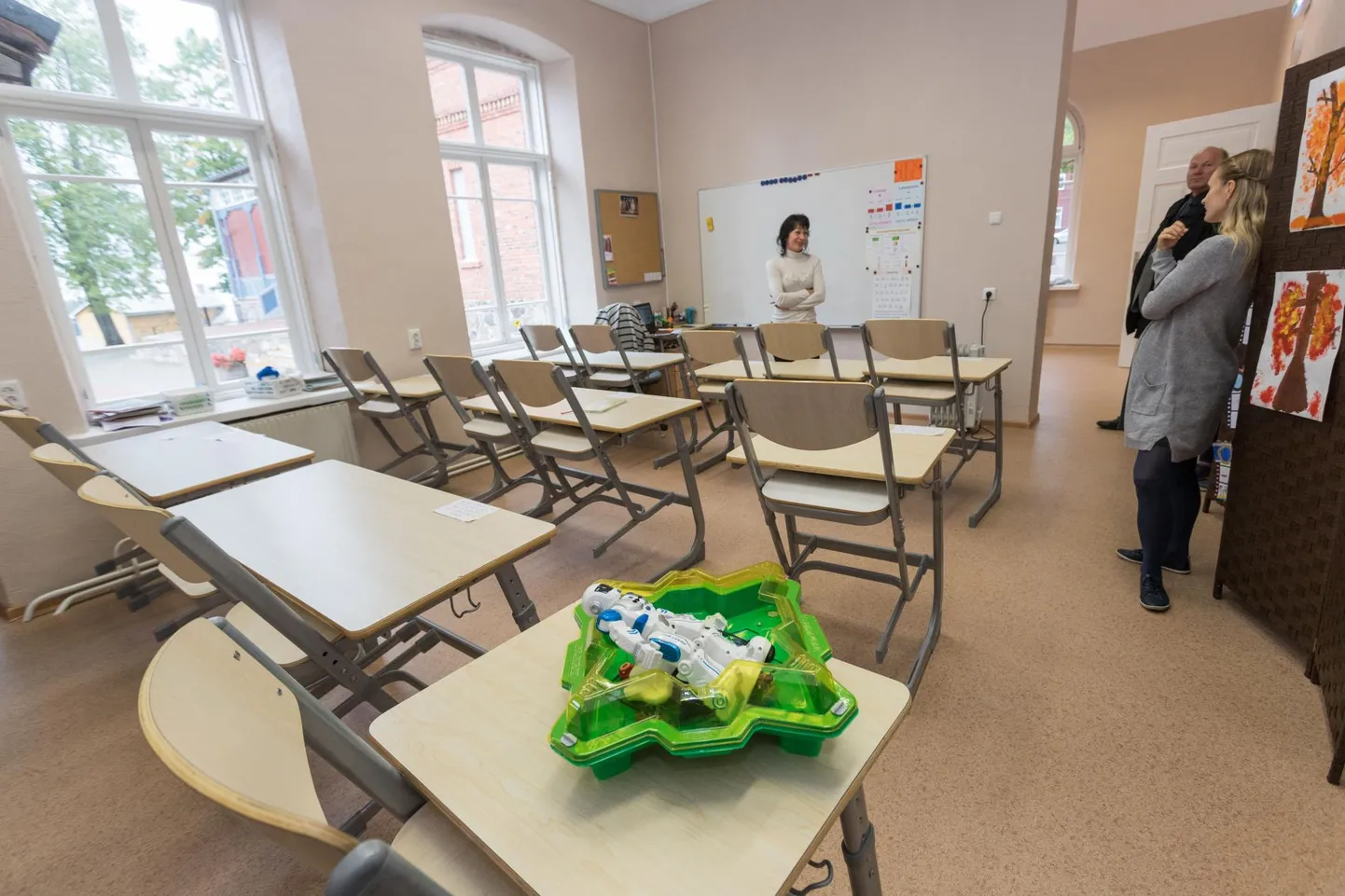 Kesklinna kool on esimesse klassi minejate hulgas olnud juba aastaid populaarseim, nii et eelmisel sügisel võeti klassiruumide rajamiseks kasutusse väikeste maja kõrvalhoone. Sel suvel ootab seda hoonet suuremat sorti ümberehitus.
