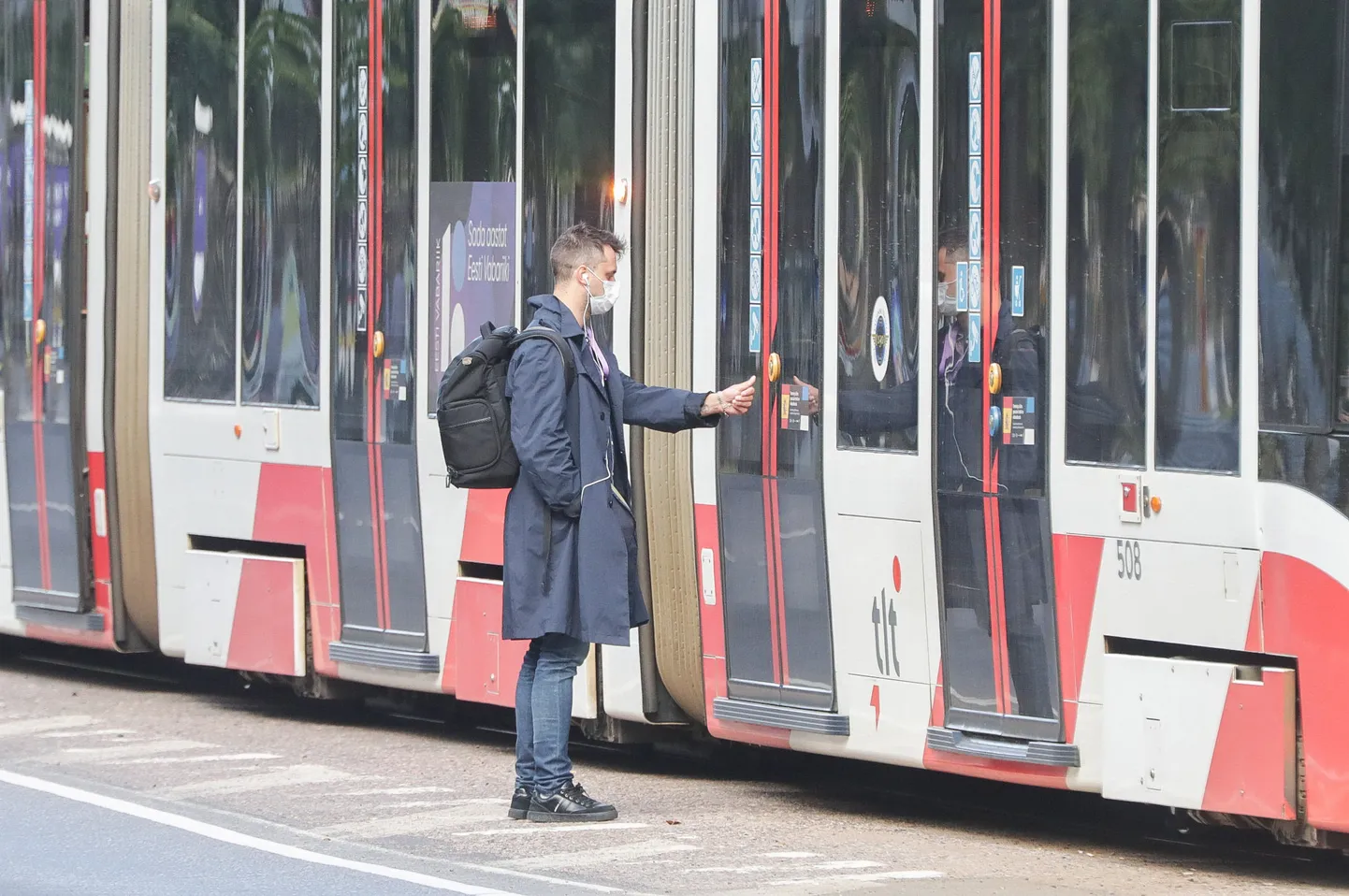 Maskikandmise nõude ühistranspordis. Esimene päev.