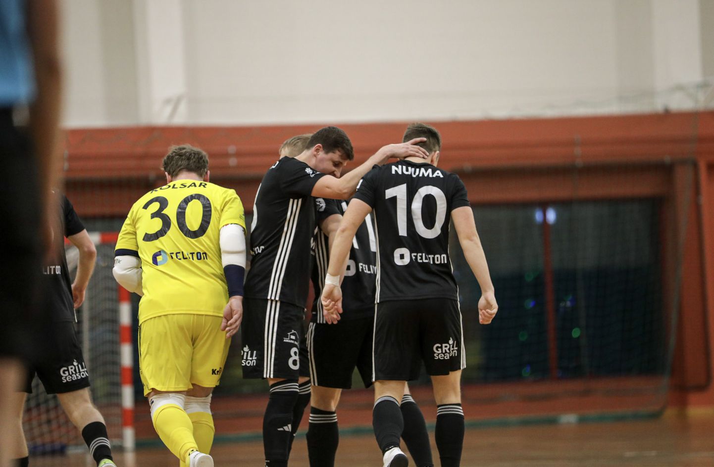 Tartu Vald Ravens Futsal pidi kolme kohtumise järel tunnistama Tallinna Bunker Partneri paremust, mis tähendab, et tartlased mängivad nüüd ponksile.