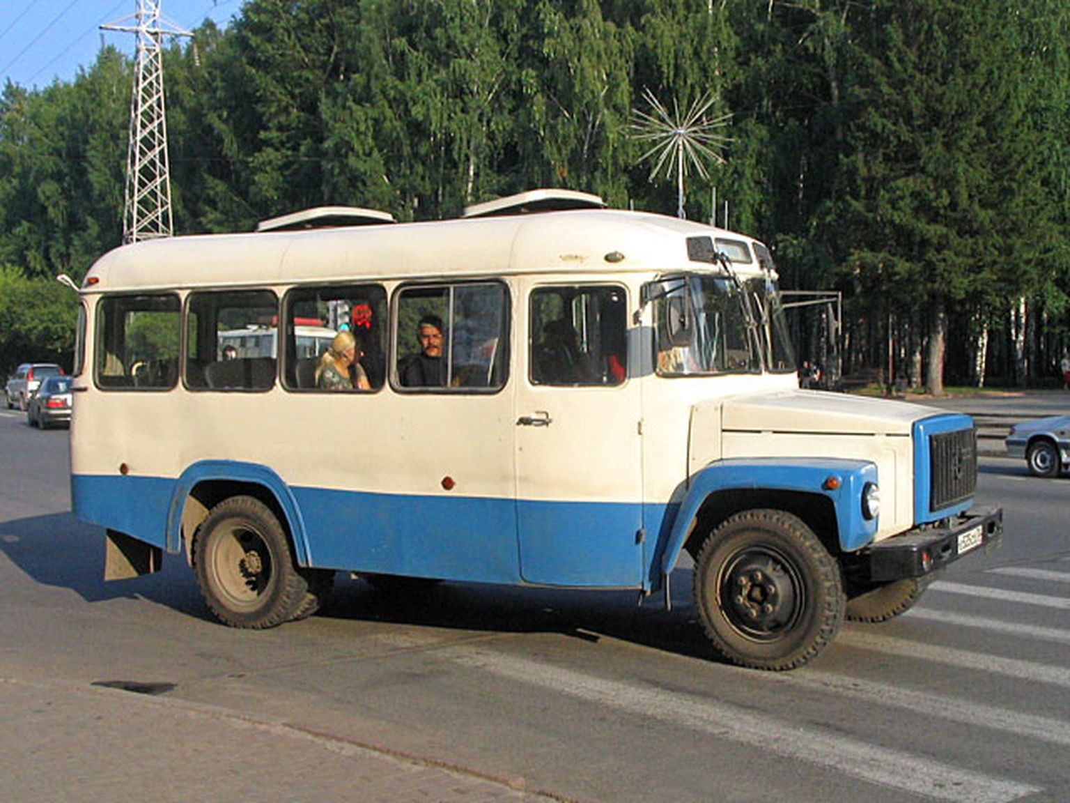 Kurgani tehase kuulsamaid autobusse KAVZ-3976, mida aastakümnete jooksul toodeti 450 000 tükki.