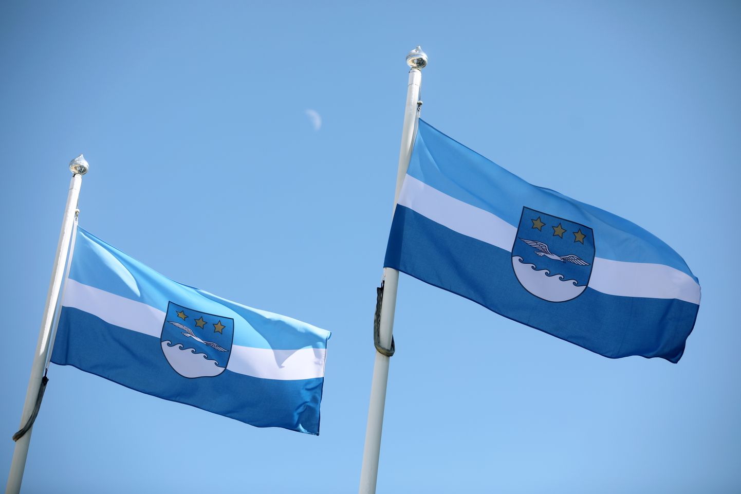 Jūrmalas pilsētas karogi.