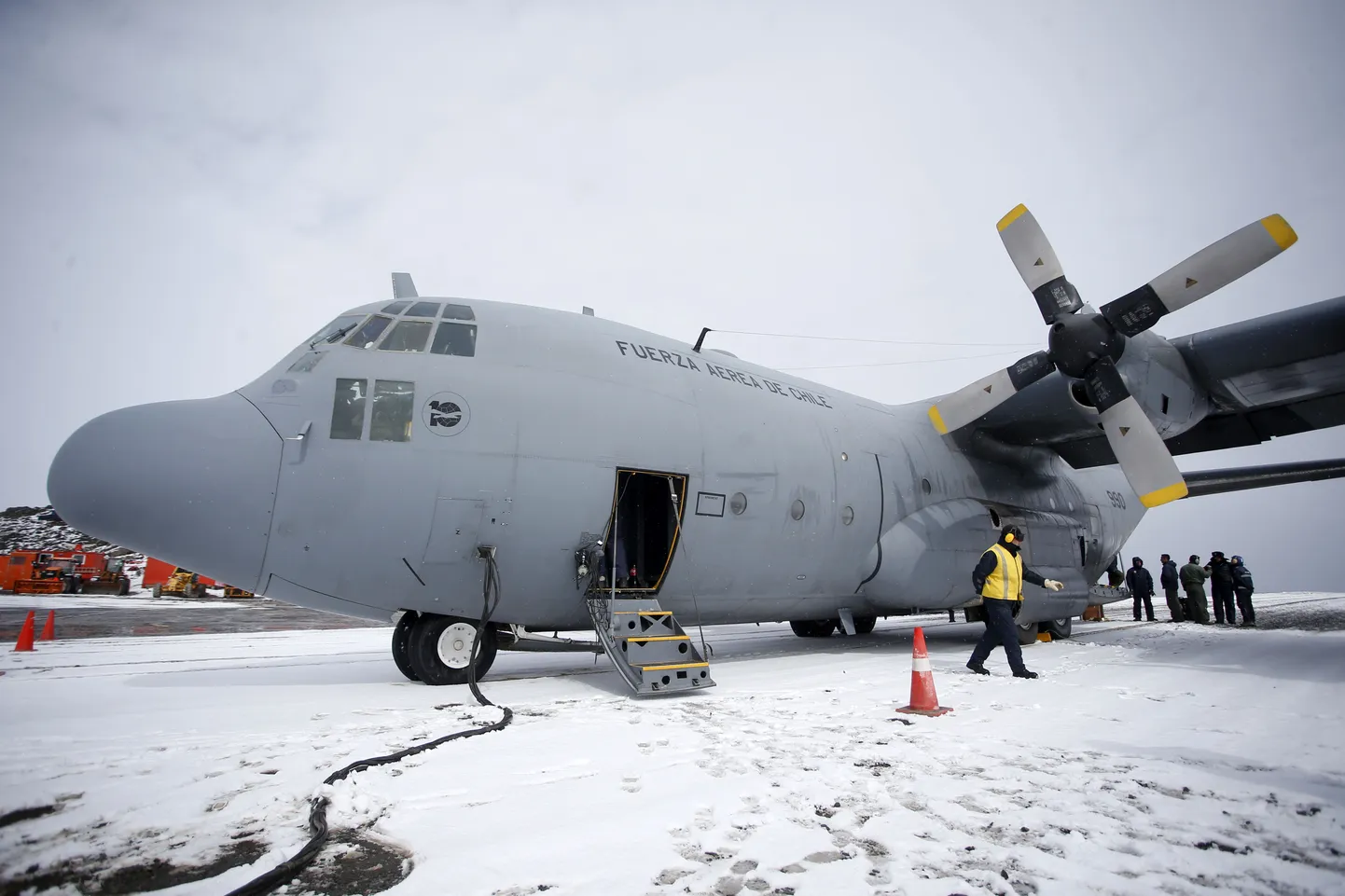 Tšiili õhujõudude transpordilennuk C-130 Hercules.